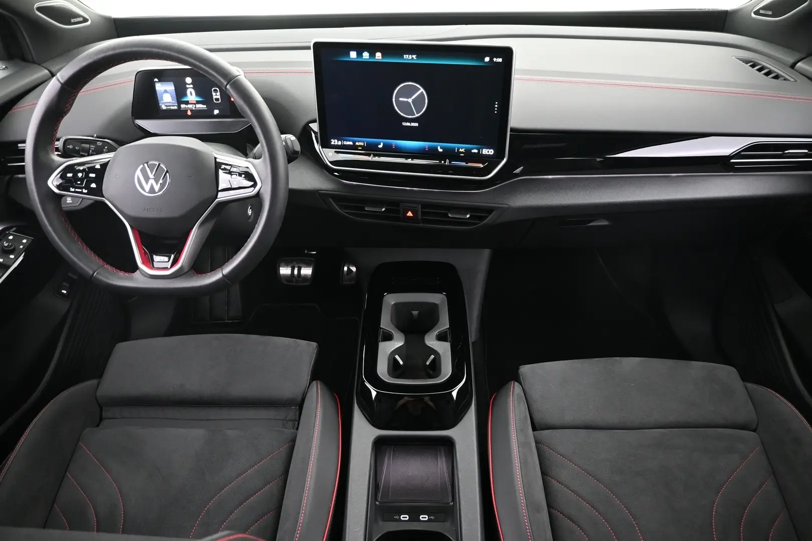 Car Image - KGqfZYhpfTsrwNG34czfg