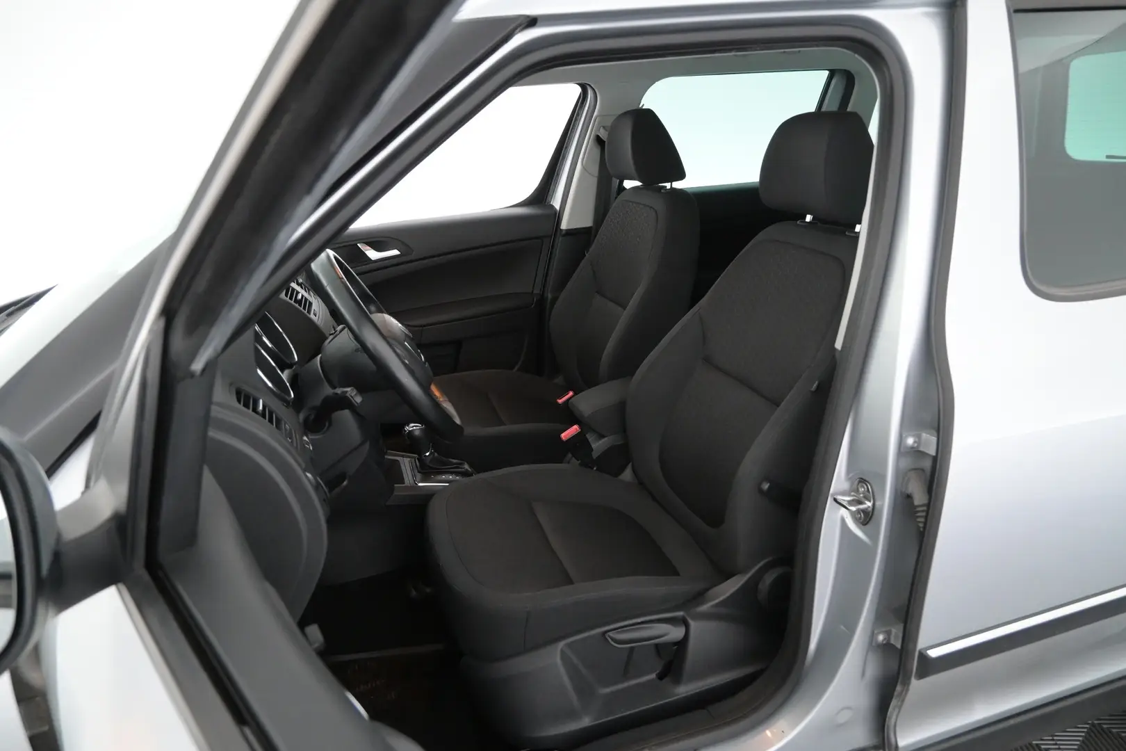 Car Image - 2PC6GuwtsRp4KBxNtkSQeV