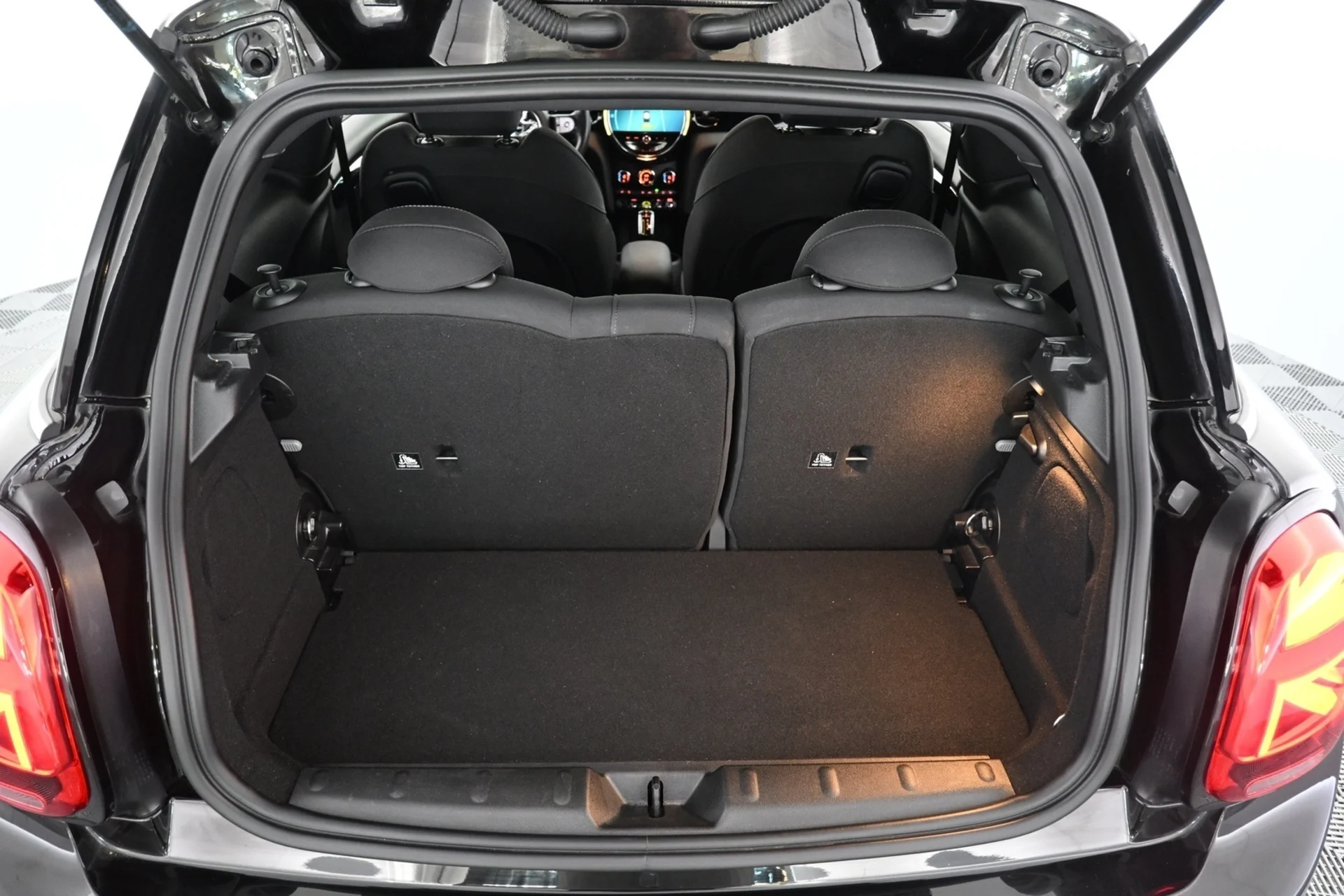 Car Image - QUfjnXCAiN4BJPRDi0fZ9