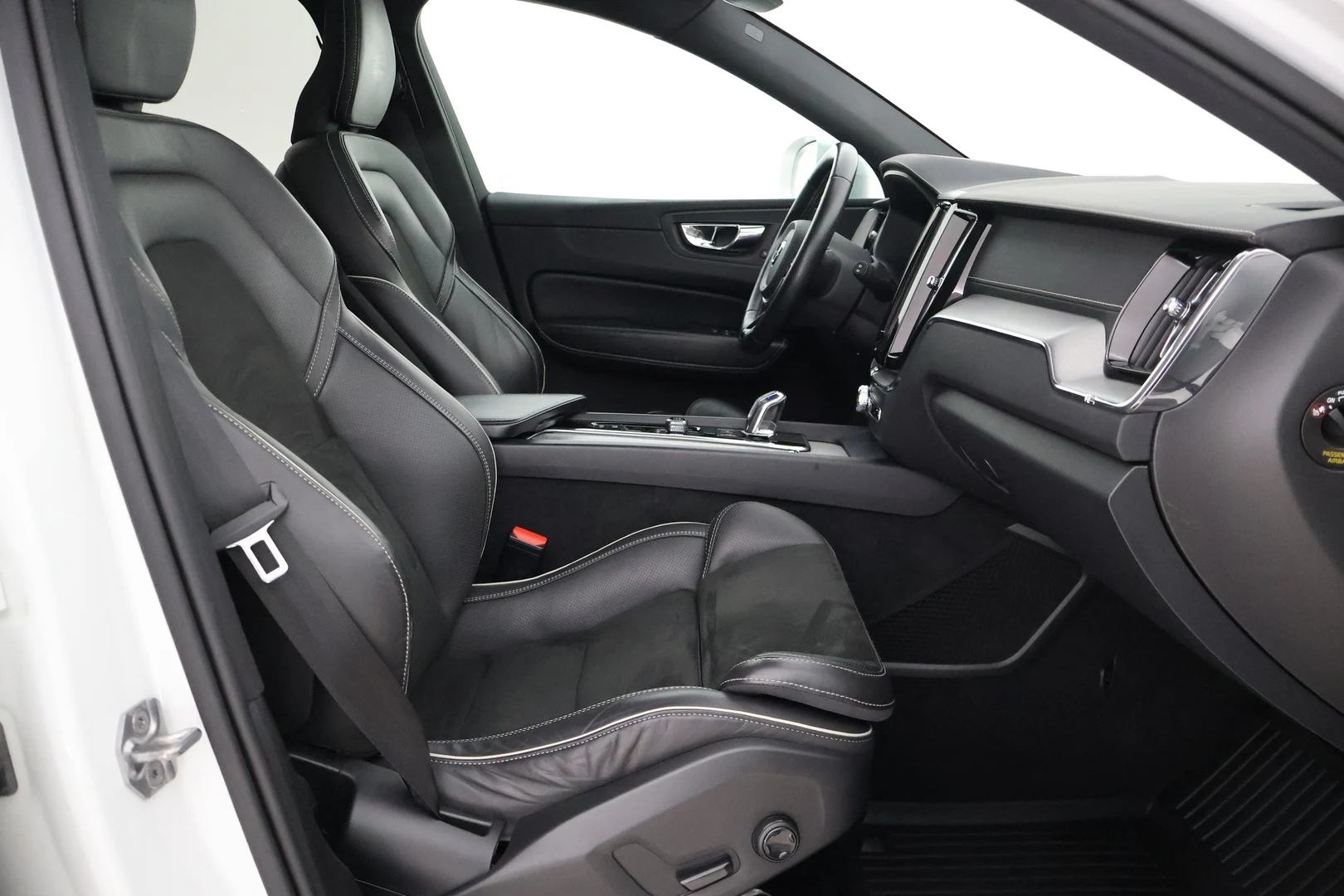 Car Image - 2lwl83nsgZZKwcFfxKGfNI