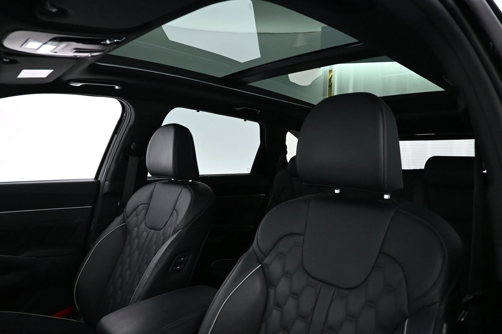 Car Image - 7KmnnMcMhBcYdsZU7K69Cj