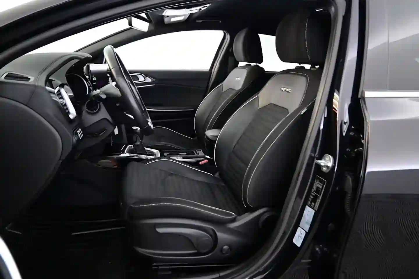 Car Image - 1afBniKKkVOUEPQ3G2tUGa