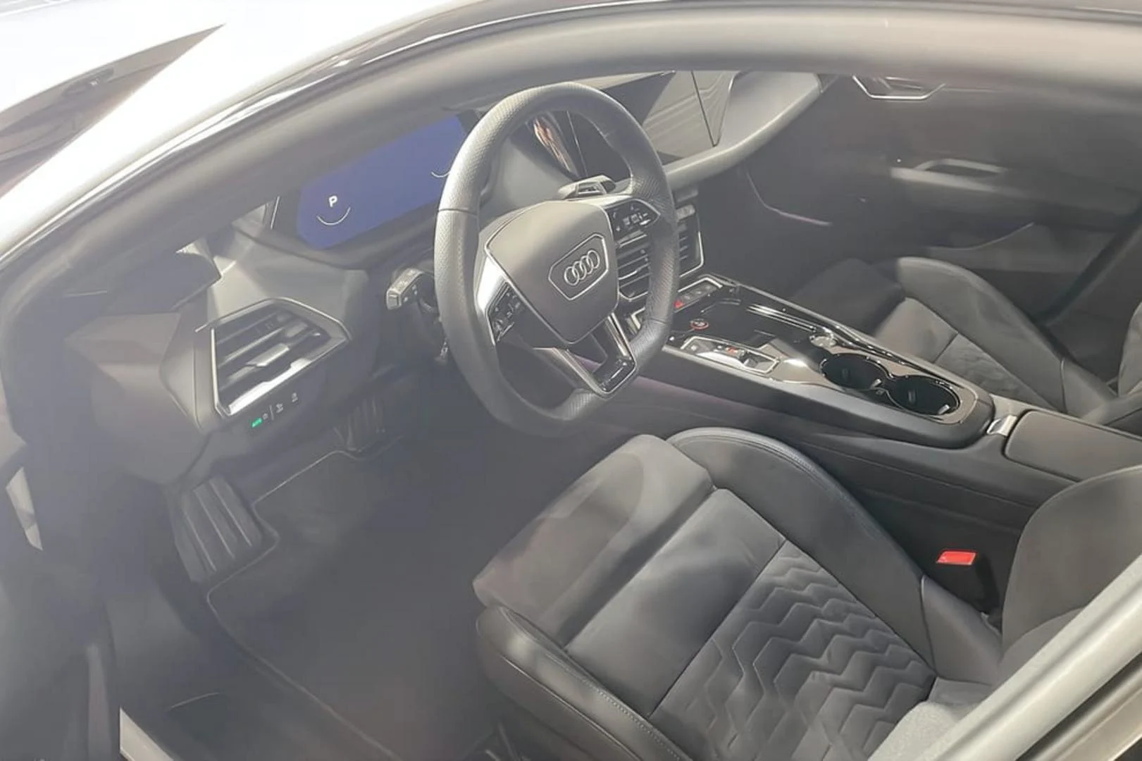 Car Image - ZNm6TohkWerwbp3YFfFeK