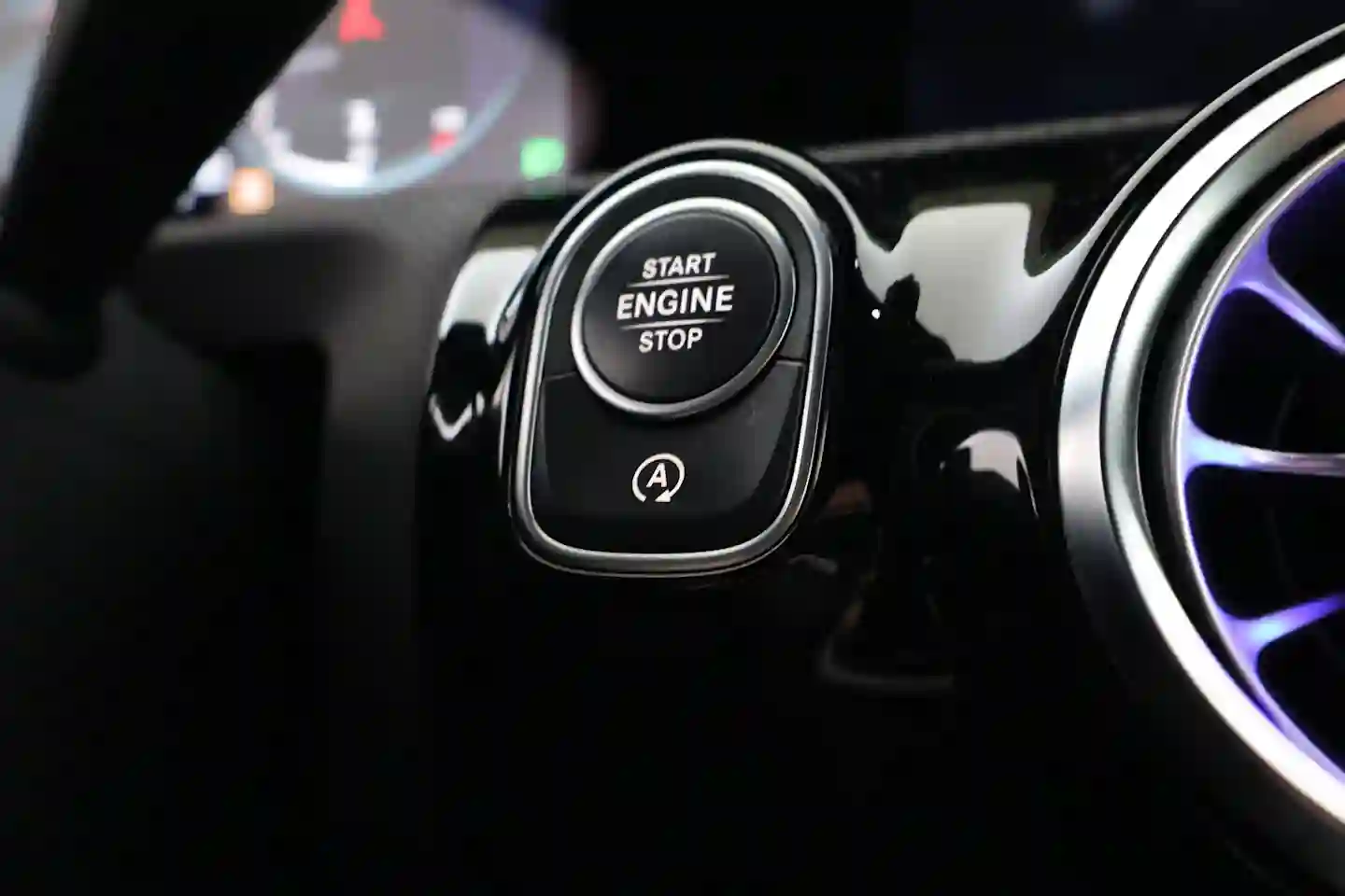 Car Image - 5d8V1sNlqx2HomBnT1xPdm