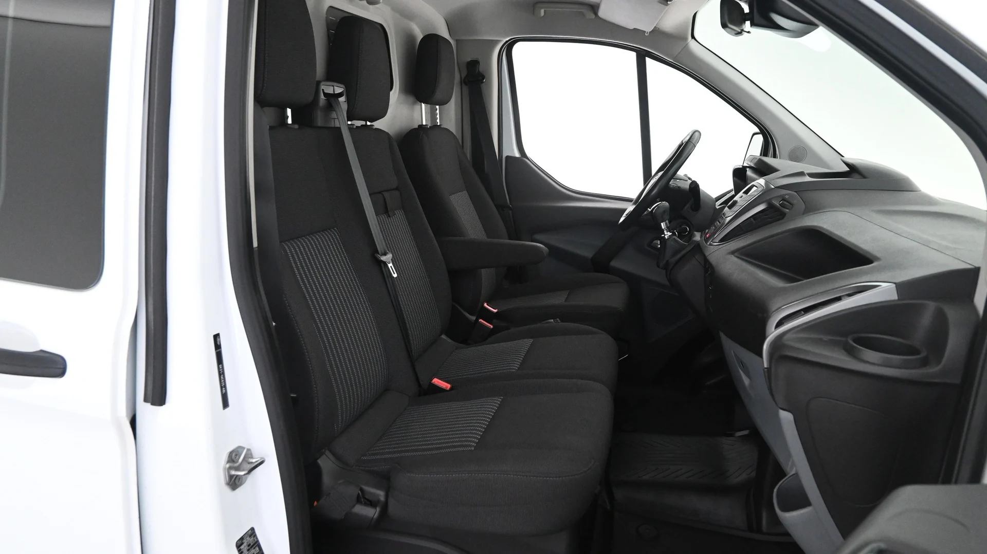Car Image - 5YWTp169nw4ZcRJ6YtTR4g