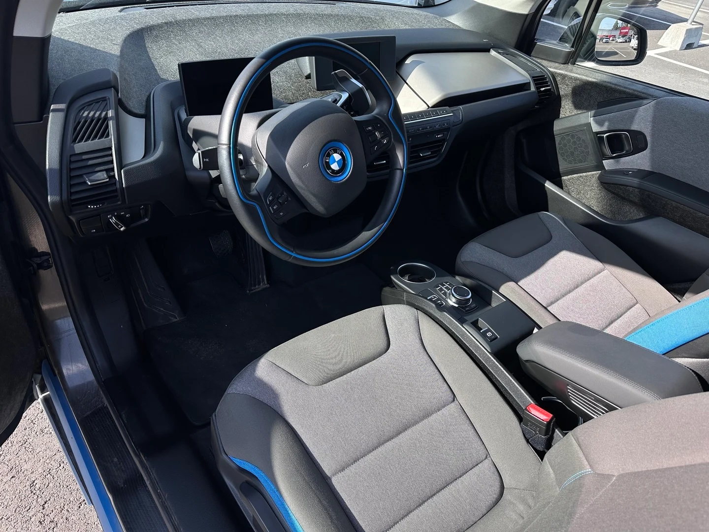 Car Image - 7qxbpuxD0bT2v9vxZ2mvUi