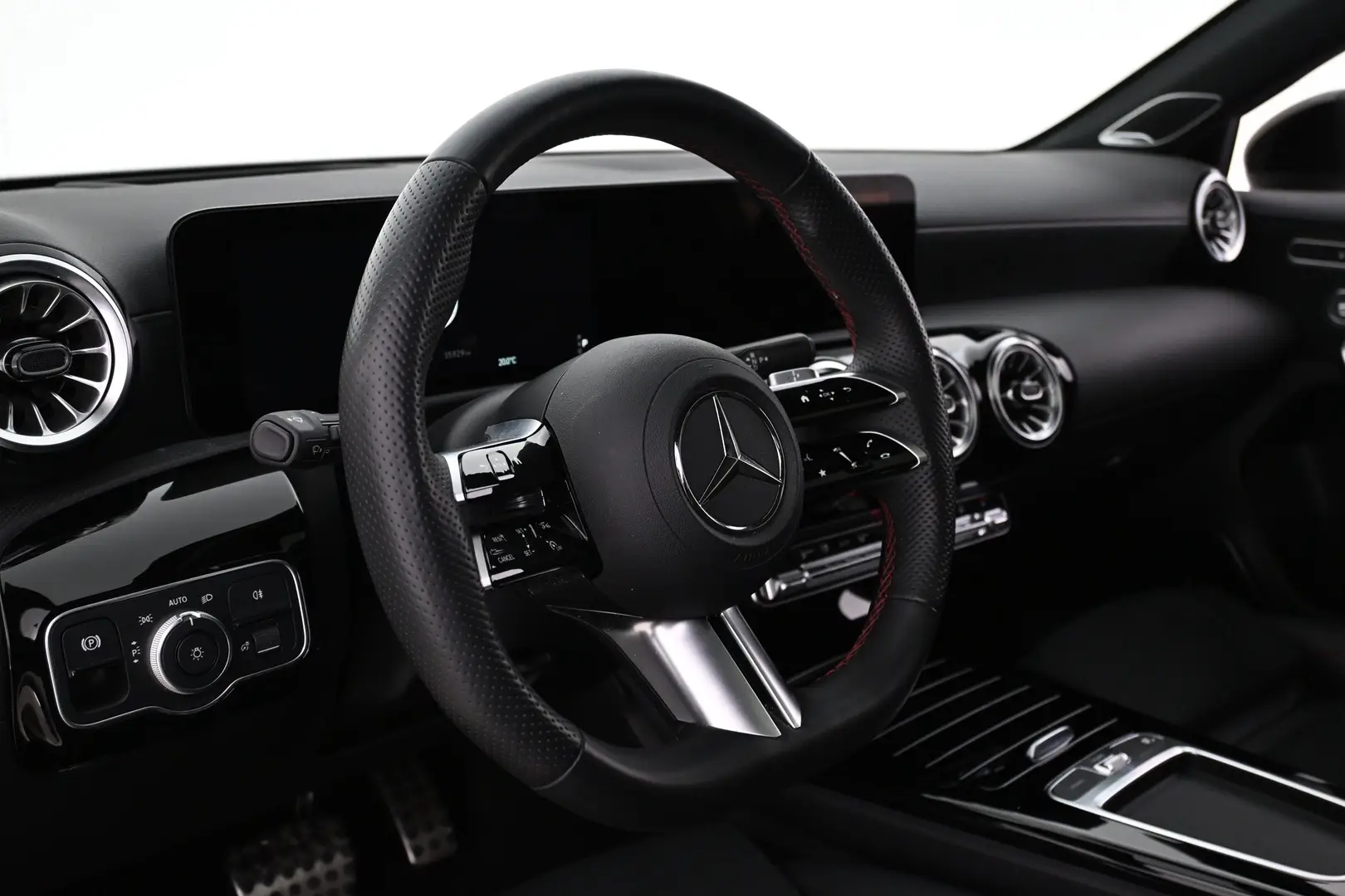 Car Image - 43PQeRfXP39OisKjF8hBln