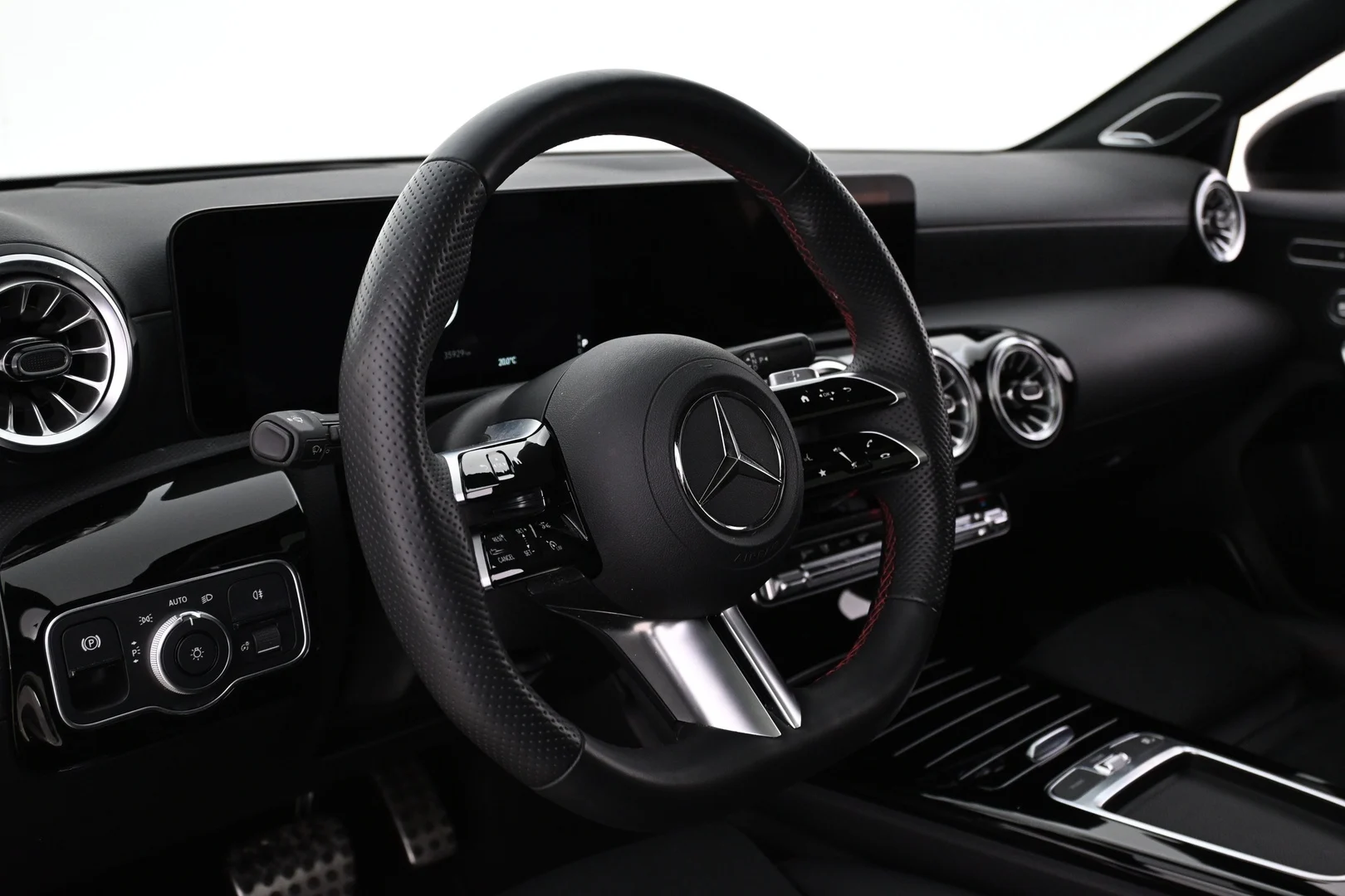 Car Image - 43PQeRfXP39OisKjF8hBln