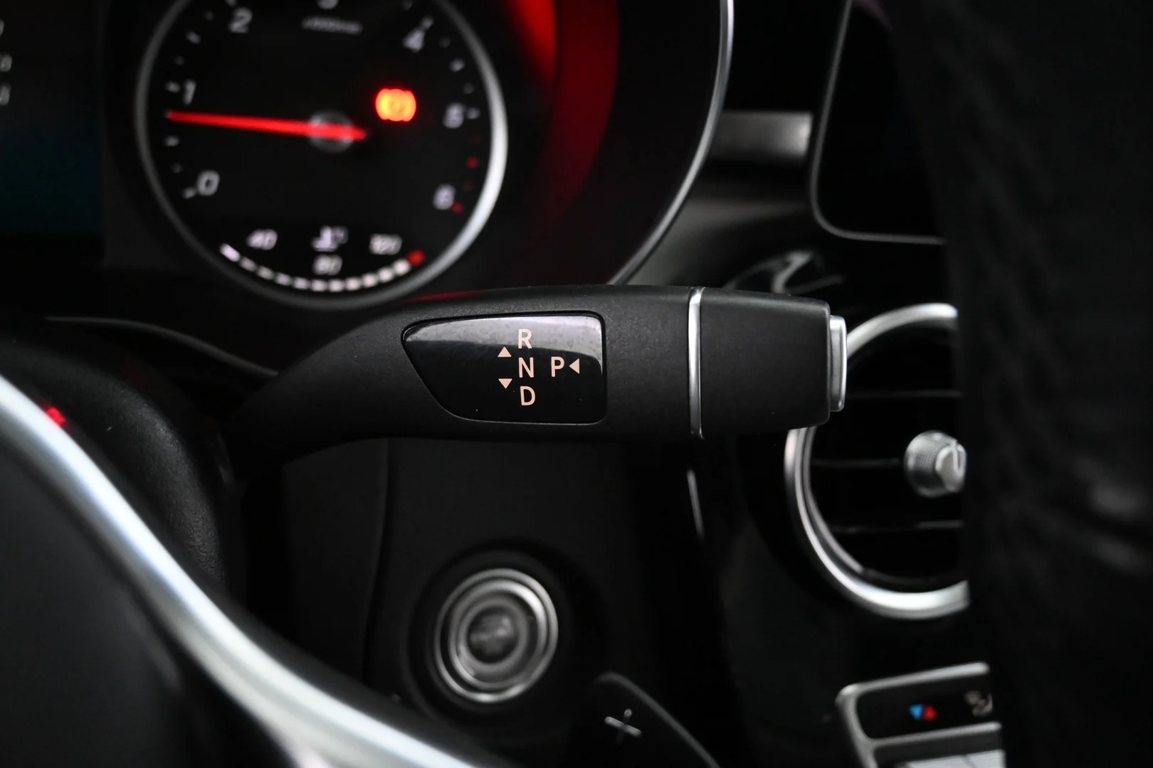 Car Image - 69MJJiXak27ghiBgAwn8EM