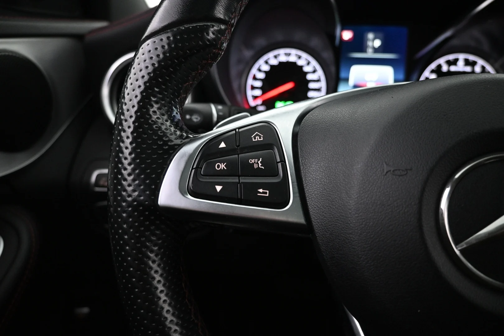 Car Image - 4MAK0eBjCSPmi7L7eEWI93