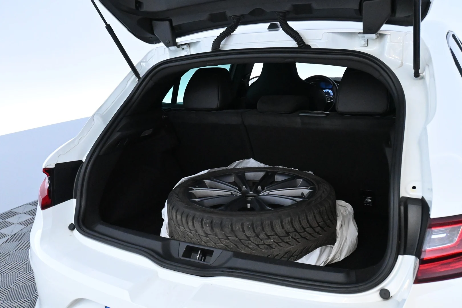 Car Image - 5HZEJj5bA6wPJlo7YYCNI1