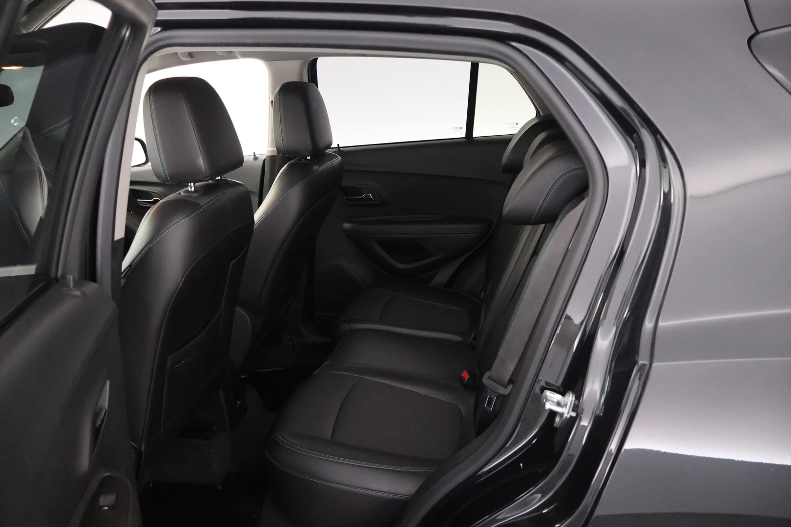 Car Image - 3yjVzNmhzm6o9k94Efhlq2