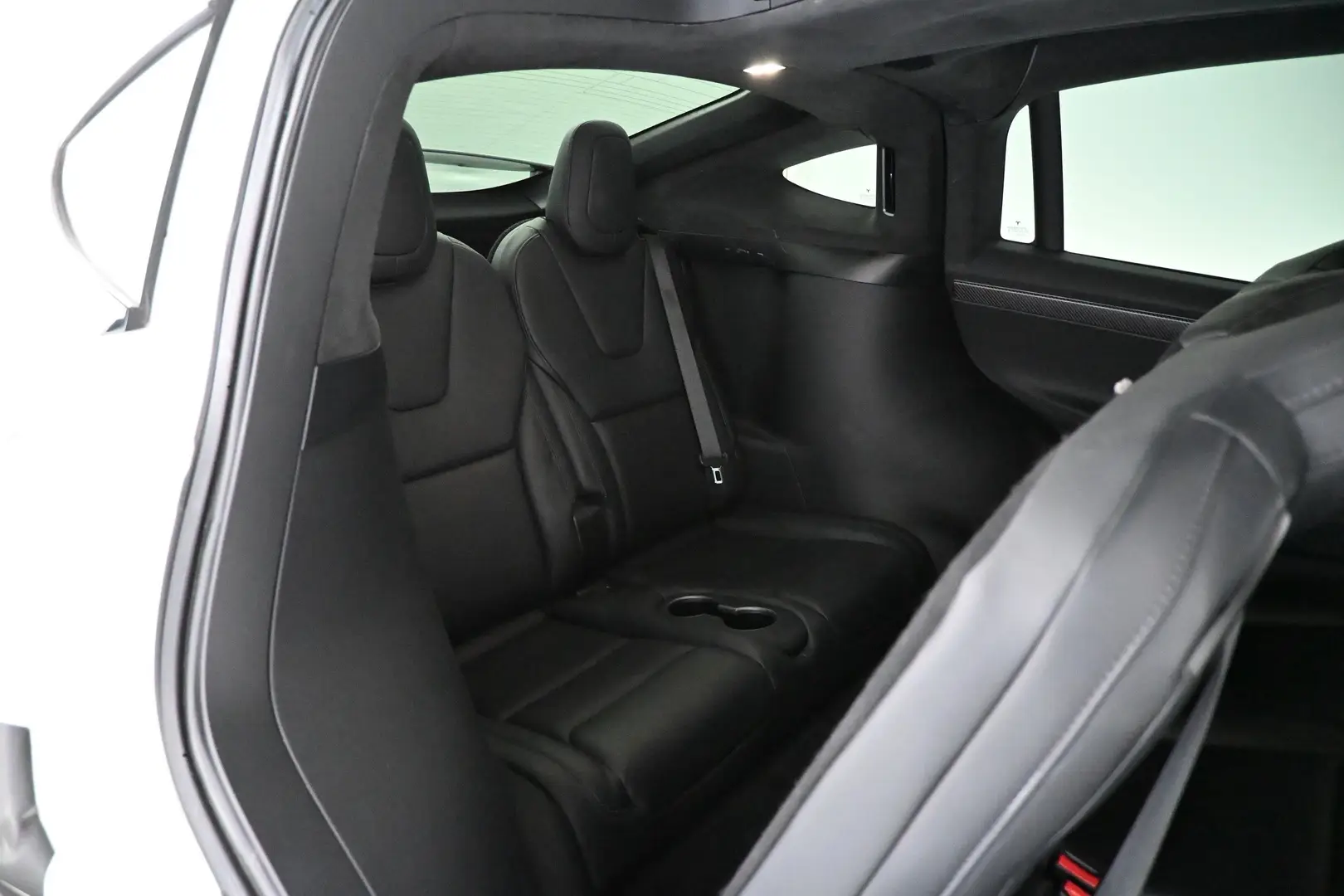 Car Image - 3stmhi3L6jjZI0UPXJ6BpL