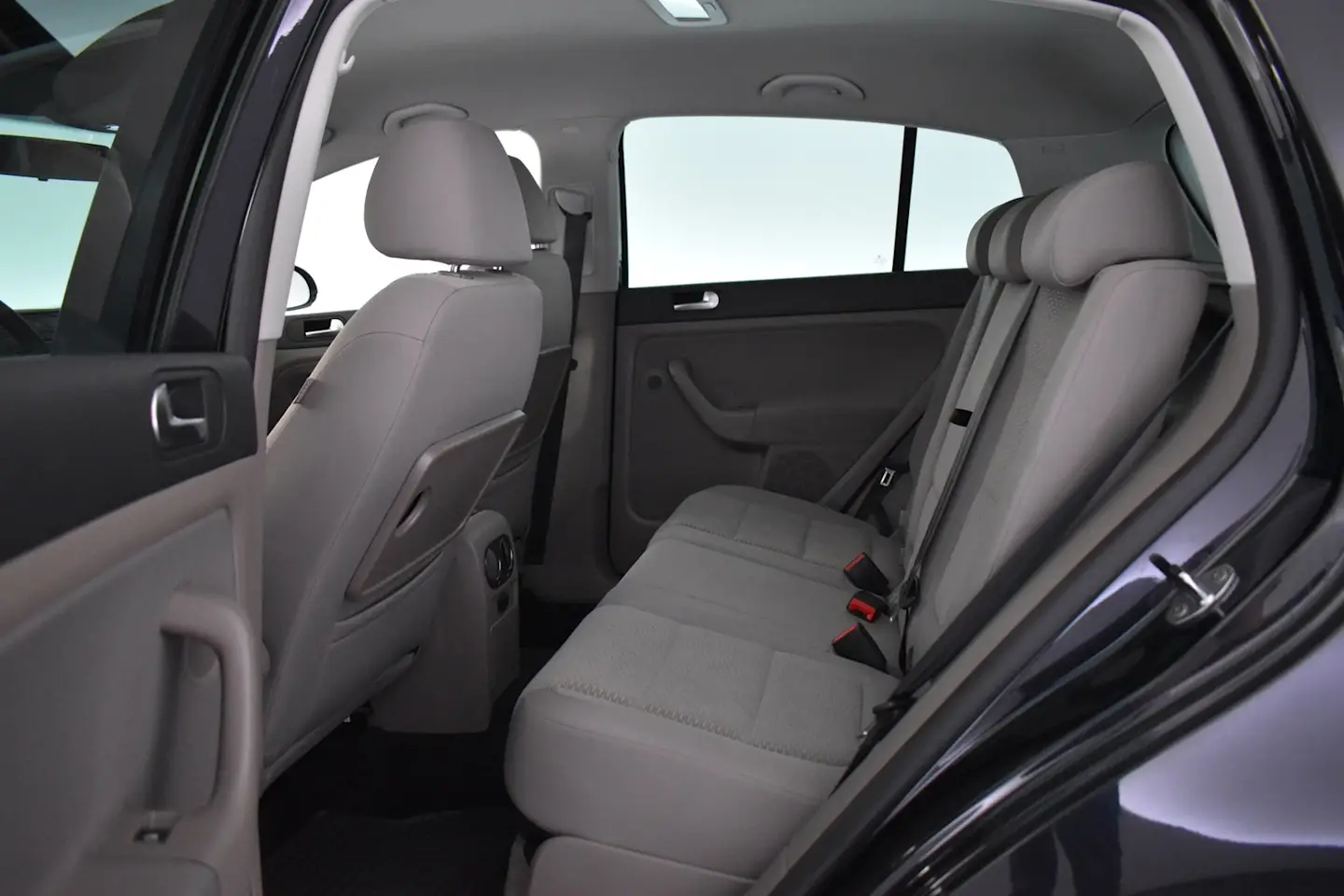 Car Image - 2ouliLNtxlNoIAMC35GHNI