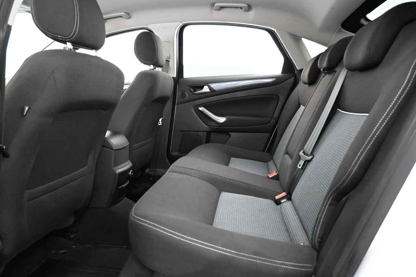 Car Image - 4hF0QaqVHpNd8p5kXKGtJR