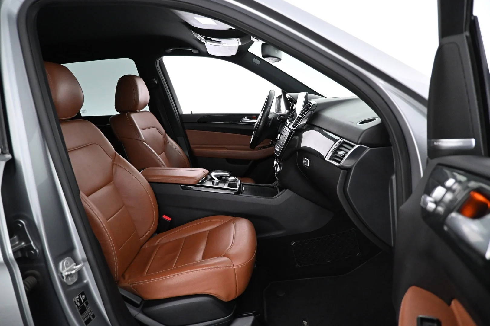 Car Image - Fsajn8ldxKODLpbvmWNEO
