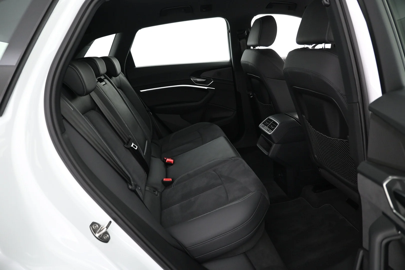 Car Image - T1KYOaHhWSF9HJmvUZSN0