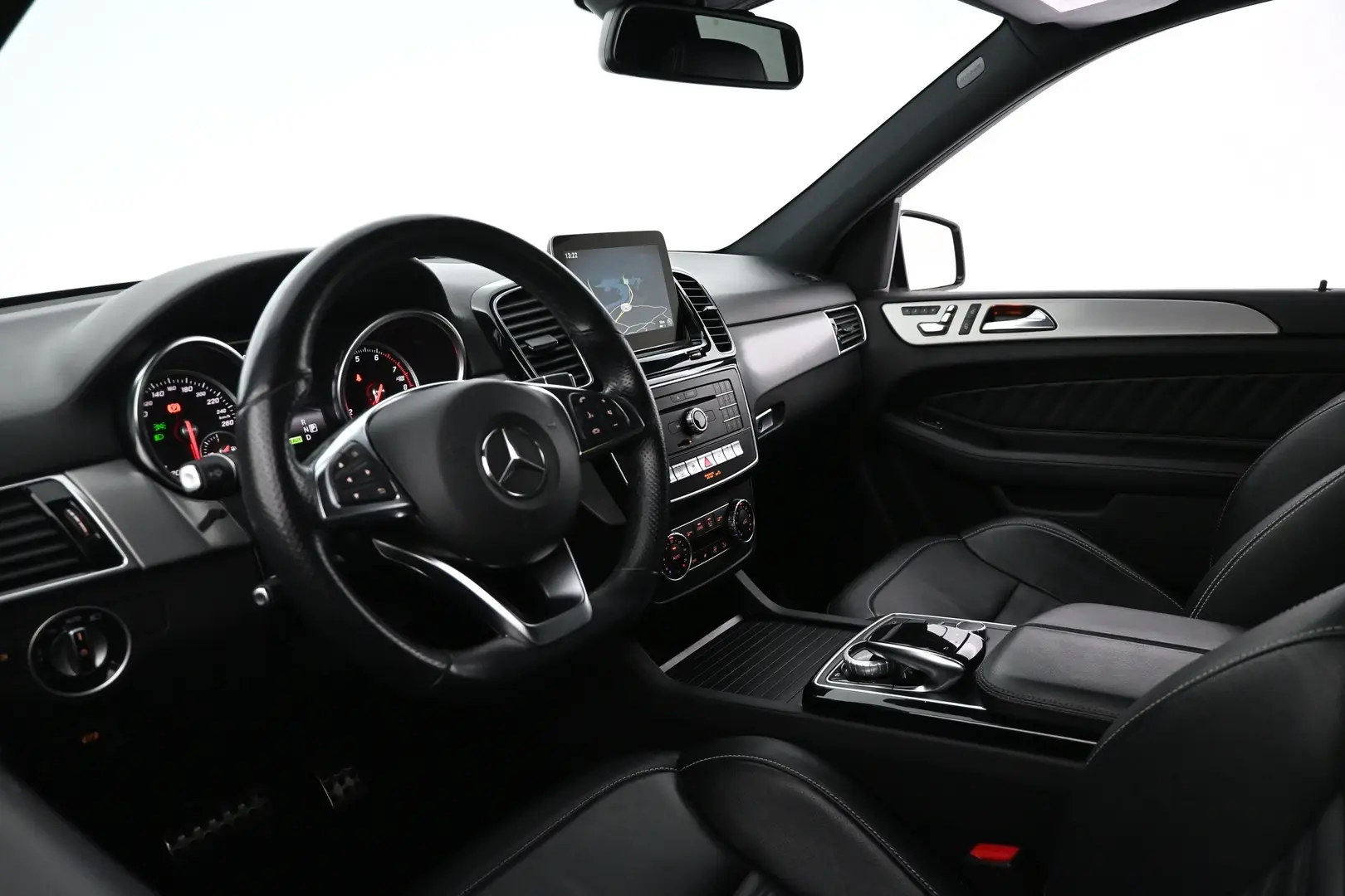 Car Image - 2g6VAabyrnatxh9O1HHNdU