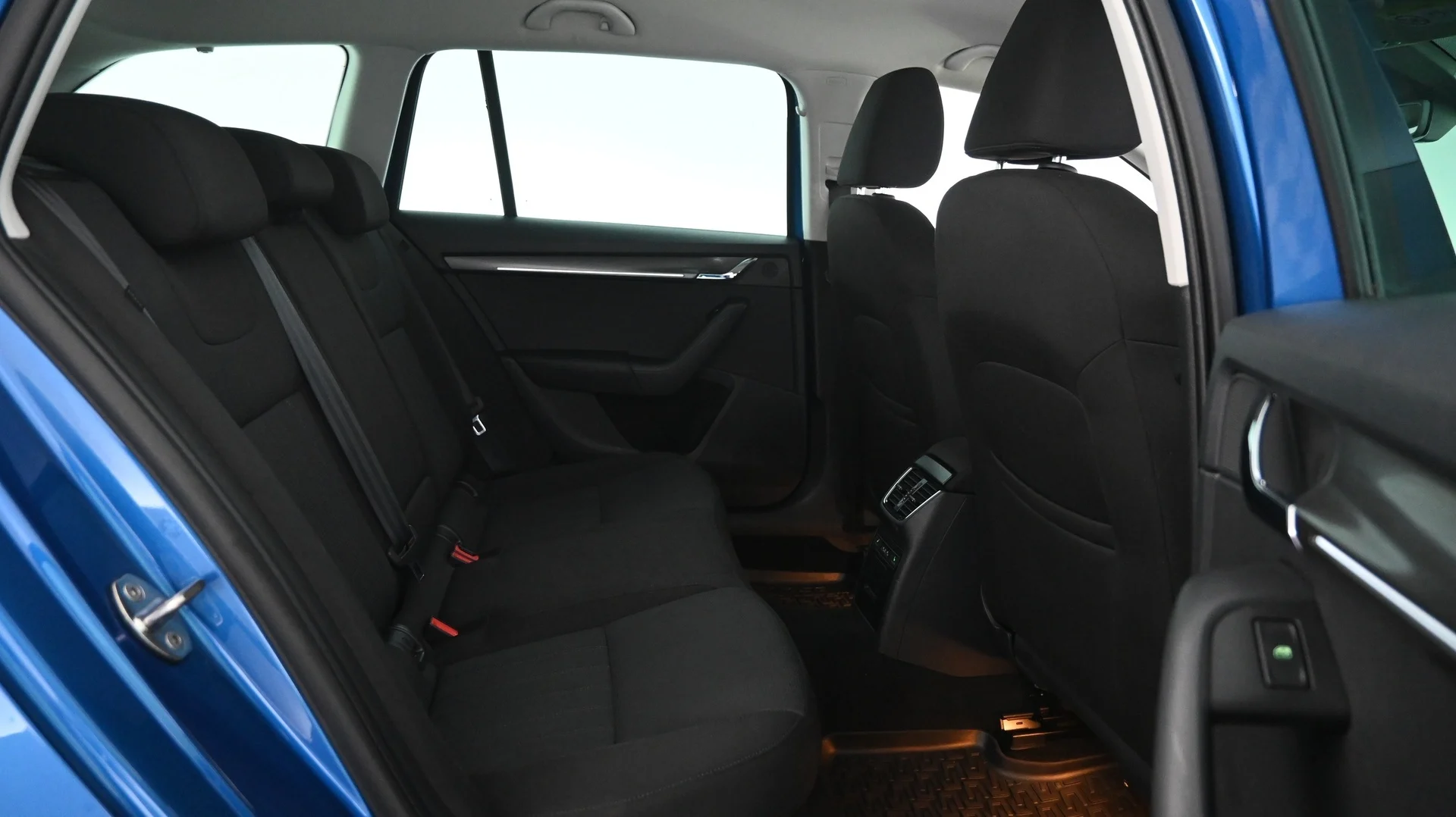 Car Image - 2urh8FMuVg50svF4eUa5vs