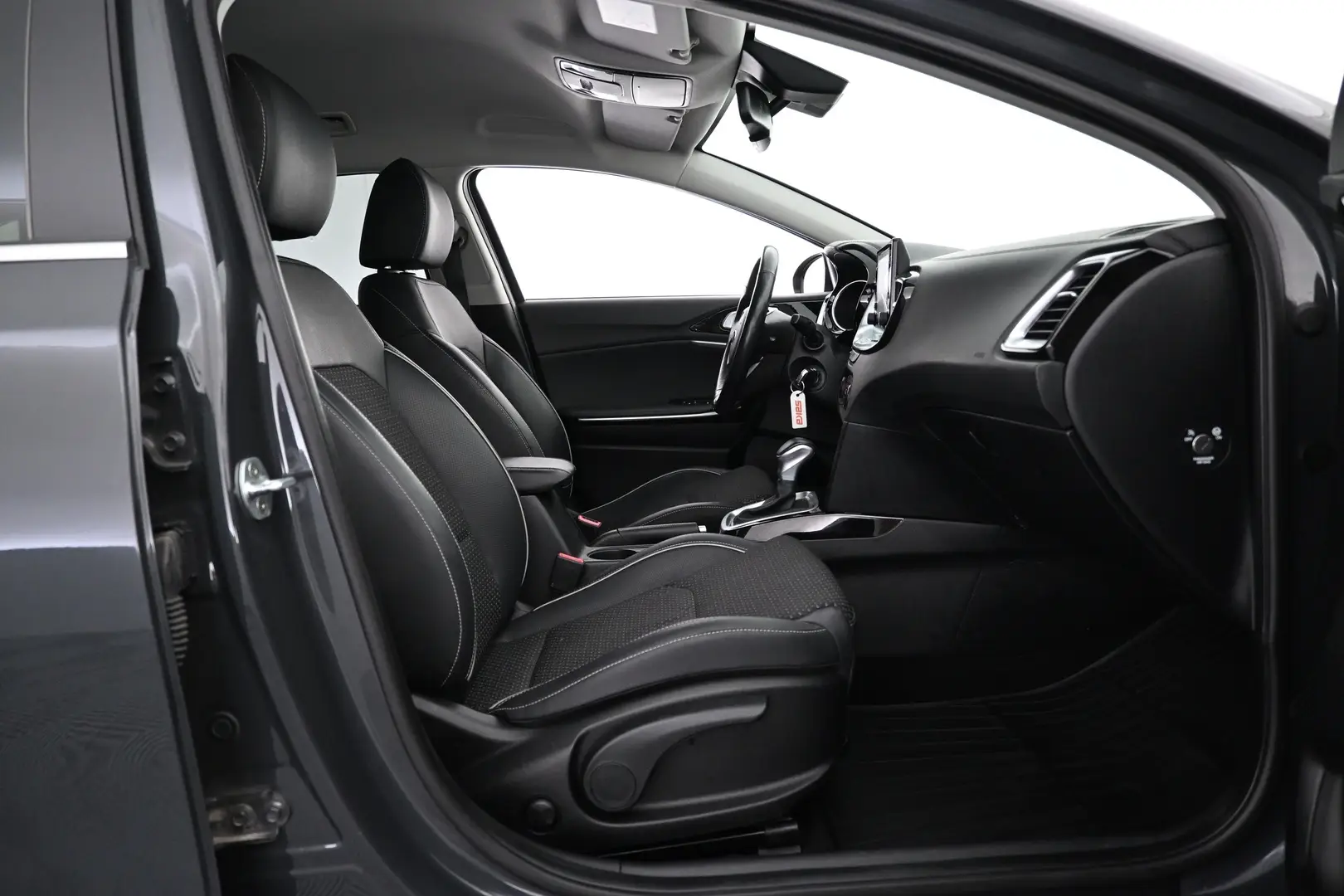 Car Image - 3KH5LOKrRfV4wihZgL7OrE