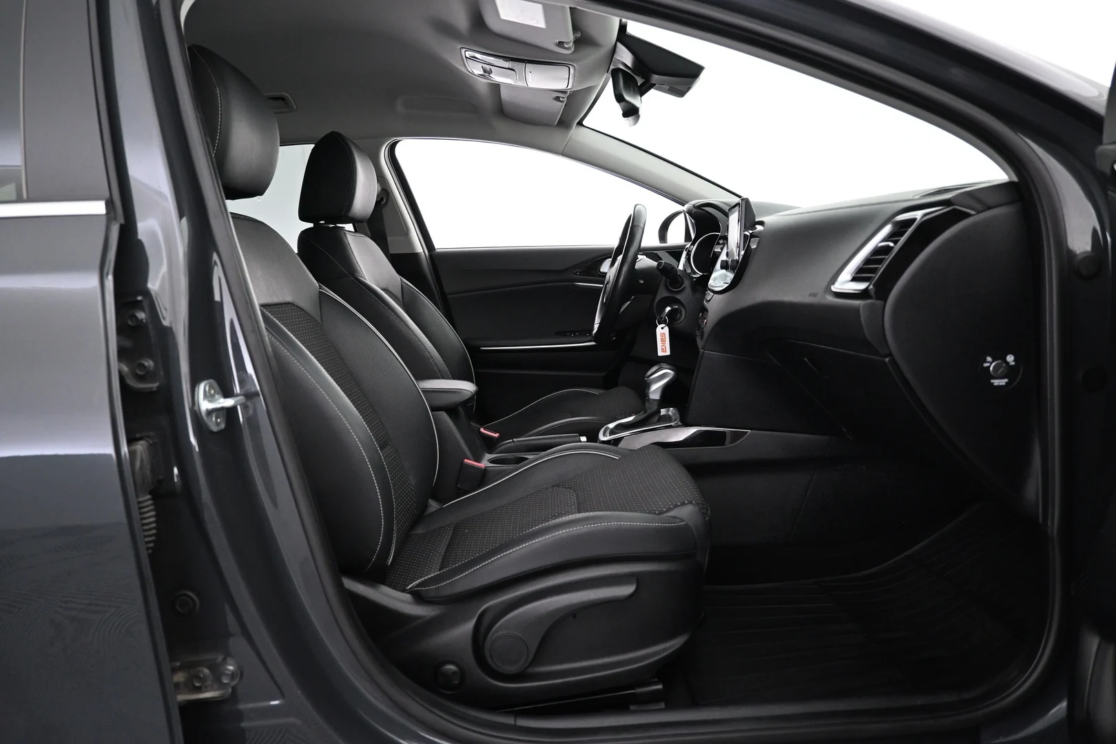 Car Image - 3KH5LOKrRfV4wihZgL7OrE