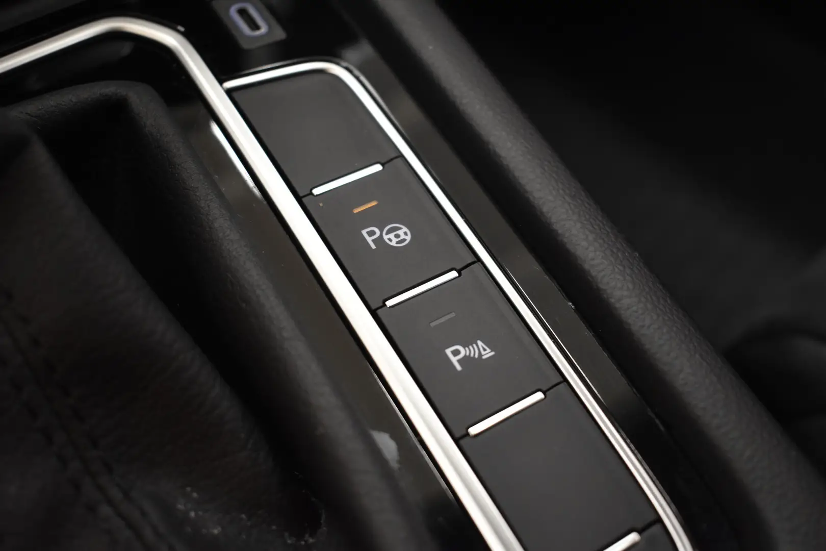 Car Image - 4Rt1DUpGFxG4oEleBe2OEO