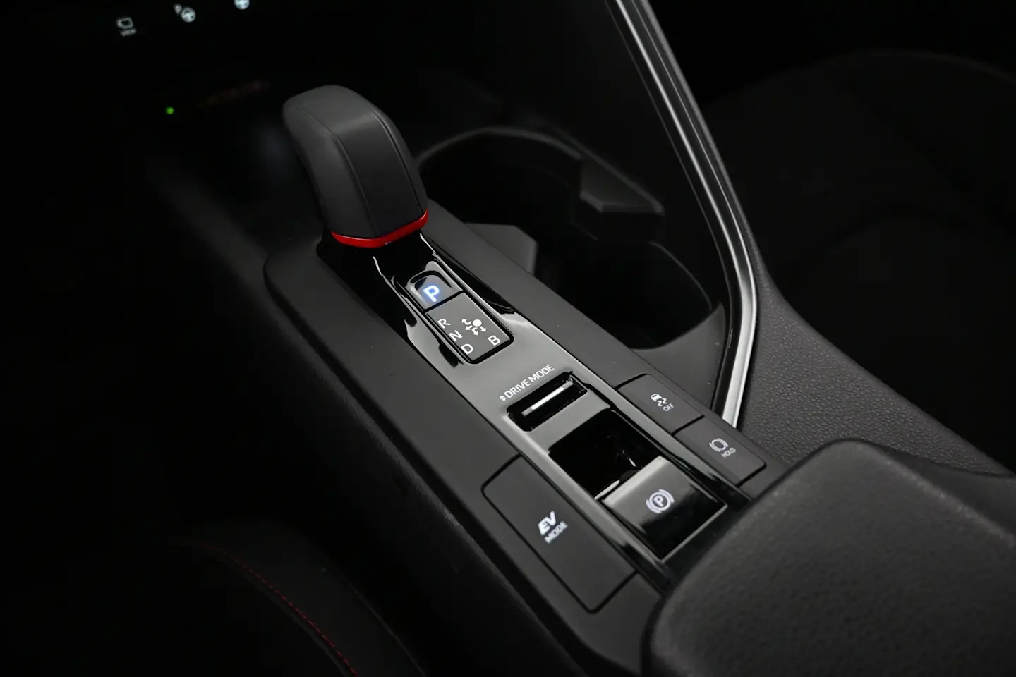 Car Image - 4O1lAJfZTfcvfNhEkkeCMz
