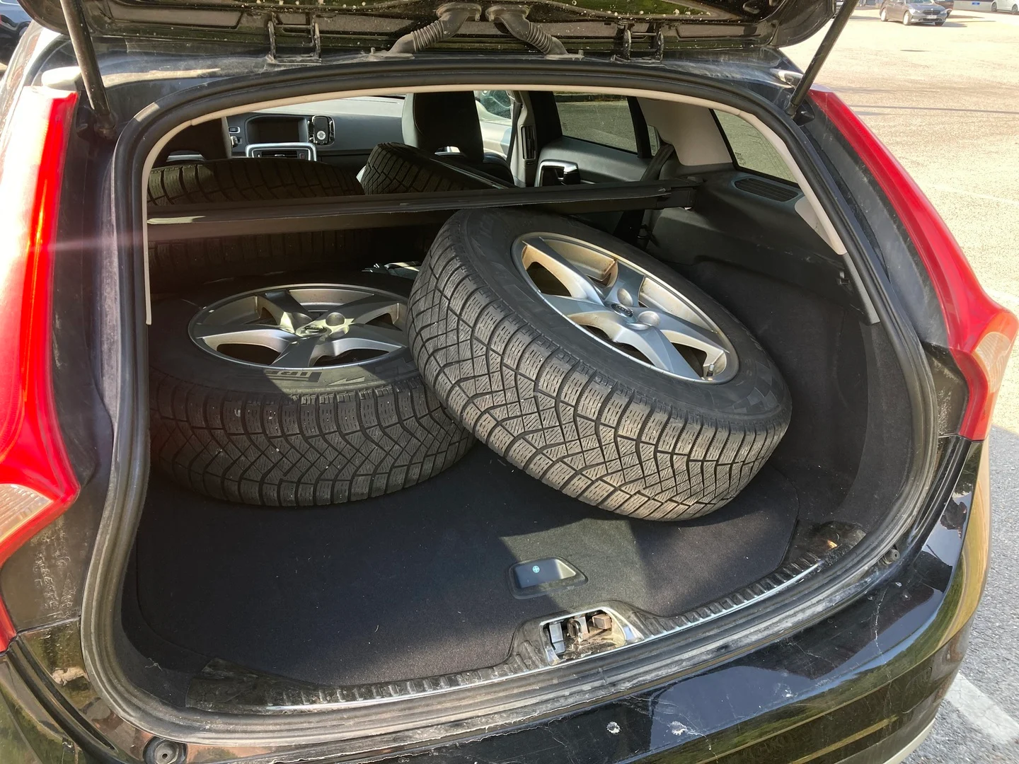 Car Image - 4G15UdpdfzxkbEYnxRSbSz