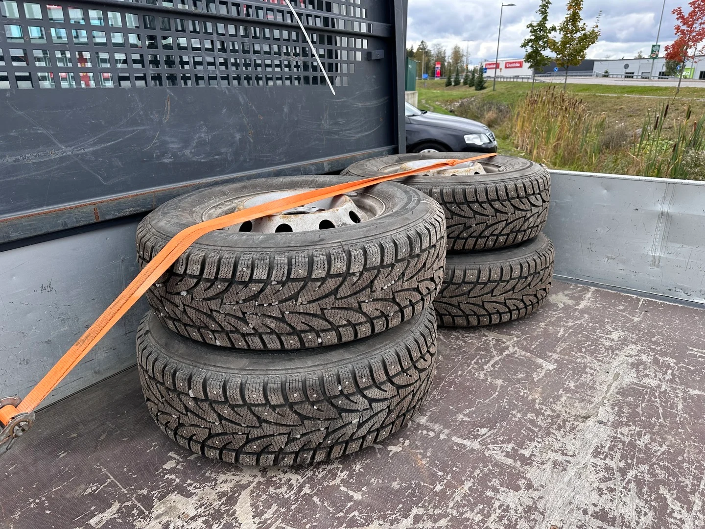 Car Image - 30VnWbey2fVLC9UMfCBZ9n