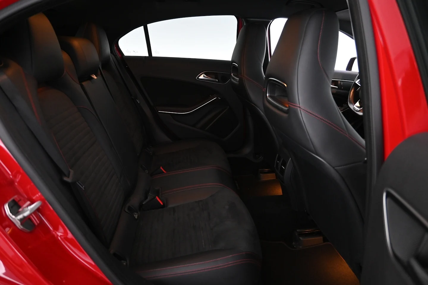 Car Image - 1V4PlShomUam9lazwkzcId