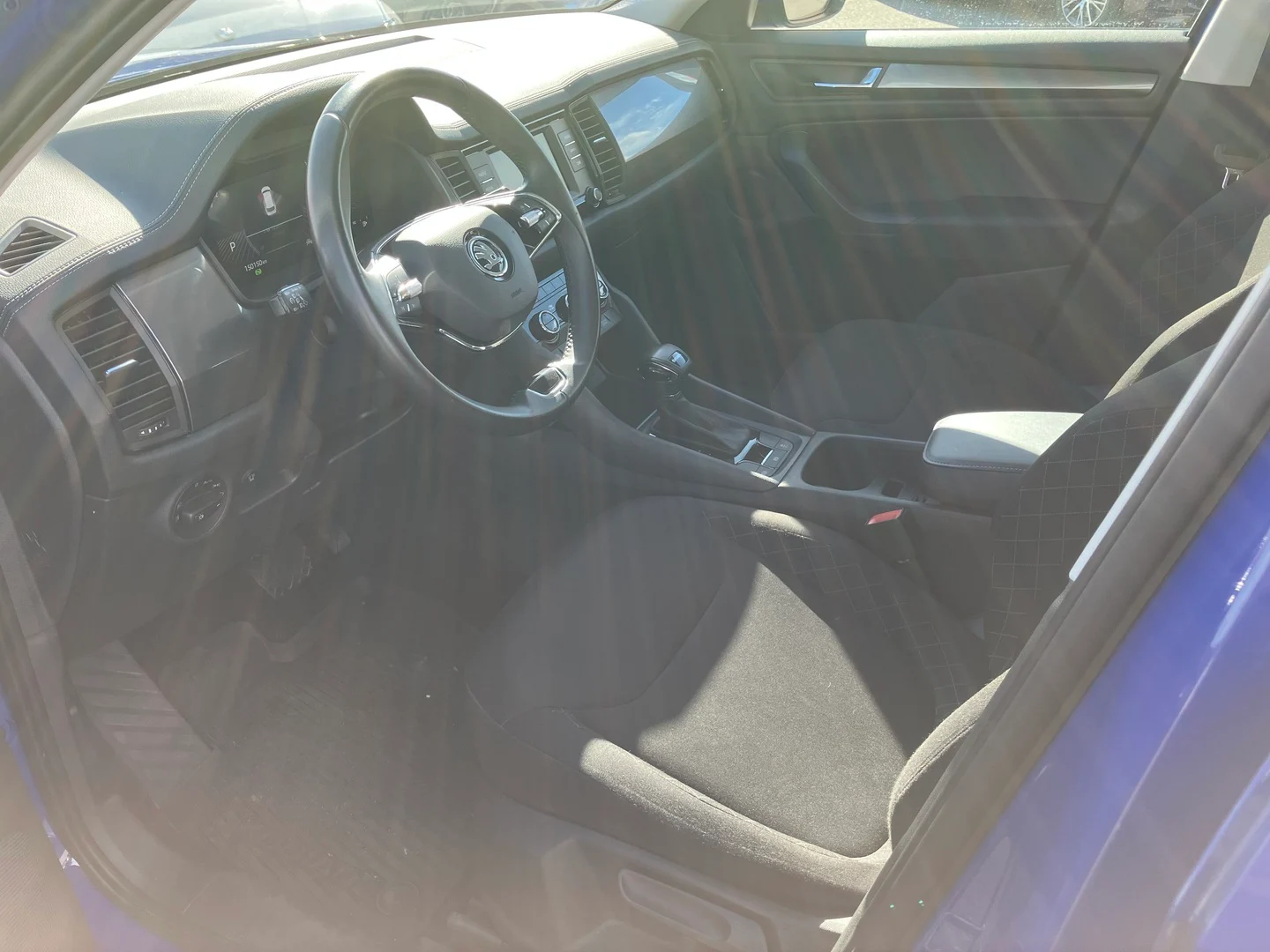 Car Image - 4P4V46cV2EID6qvqQX4cu6