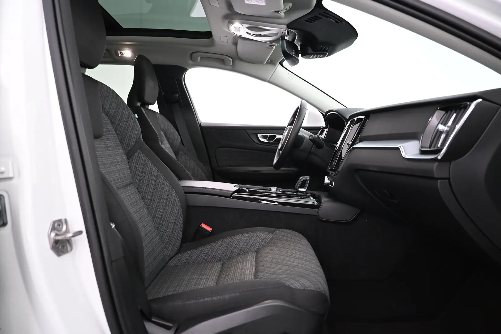 Car Image - Y7rIbYRdmcCW61kkZLMiL