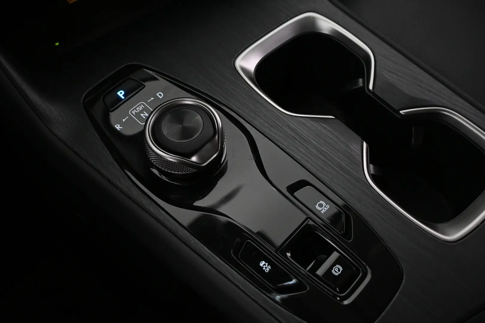 Car Image - 2yuApE4F2m7xm6dGHTB42C