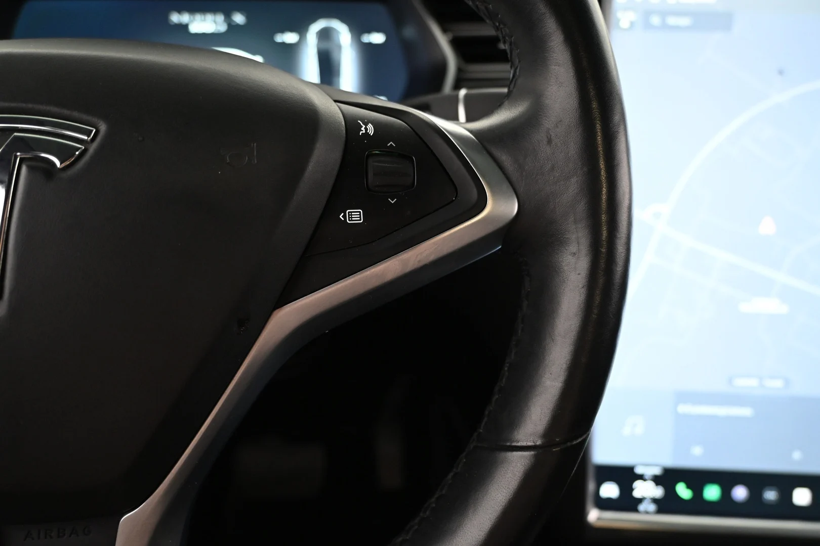 Car Image - C8YqQW7VMkFXrYoxfePpu