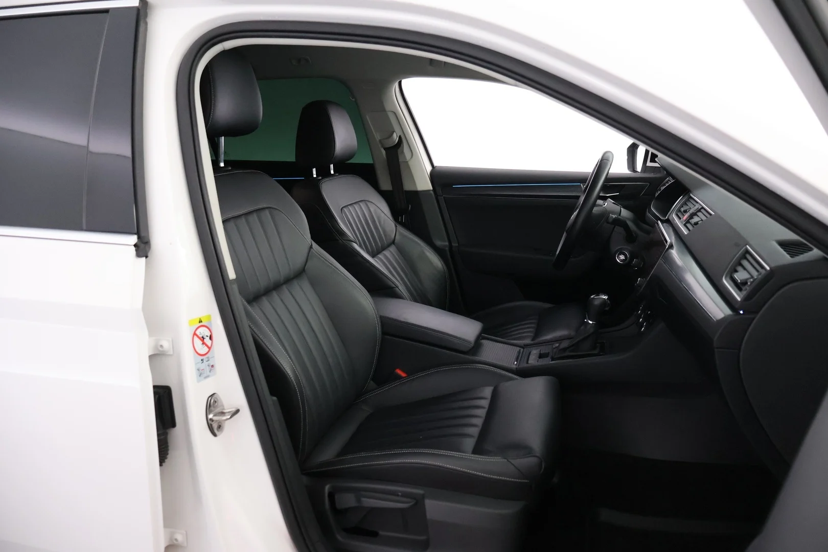 Car Image - 2ou6lVeaO0w7kdNEaoz8jc