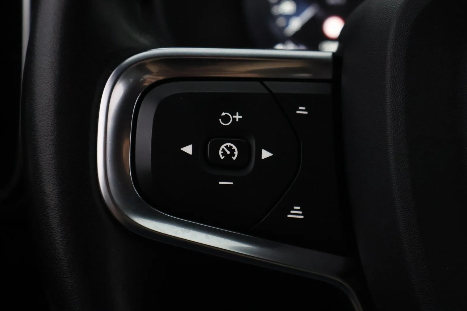 Car Image - bKW2yekrLAqCWqtBVZbd8