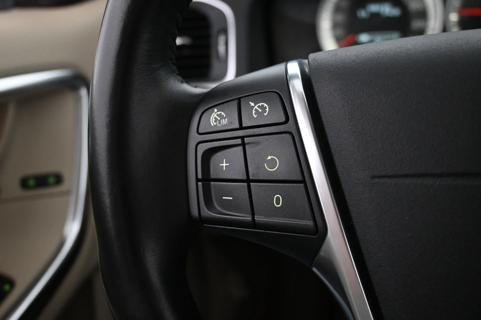 Car Image - 4P1YR2oUCeiIVDSBqENNZG