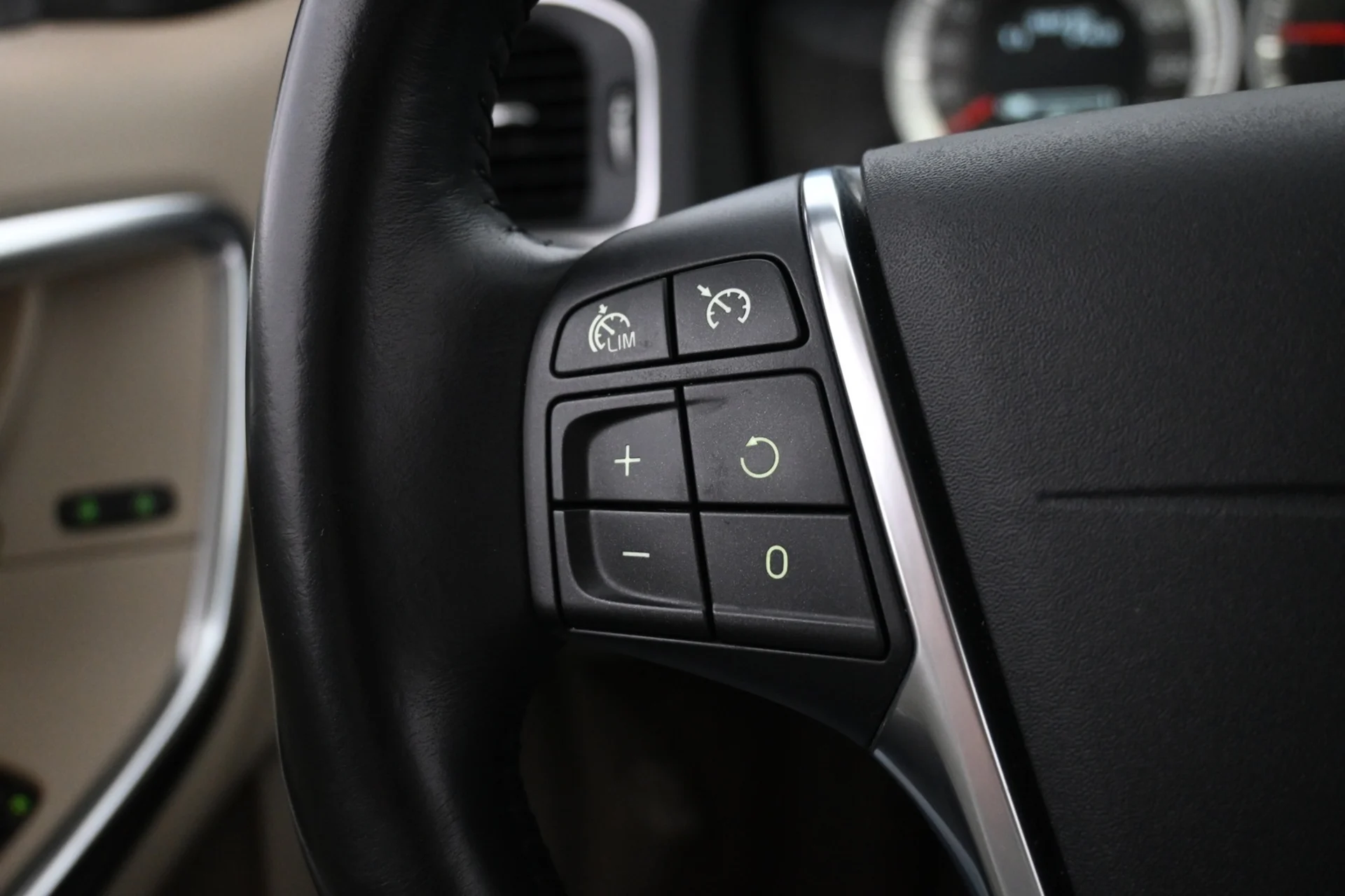 Car Image - 4P1YR2oUCeiIVDSBqENNZG