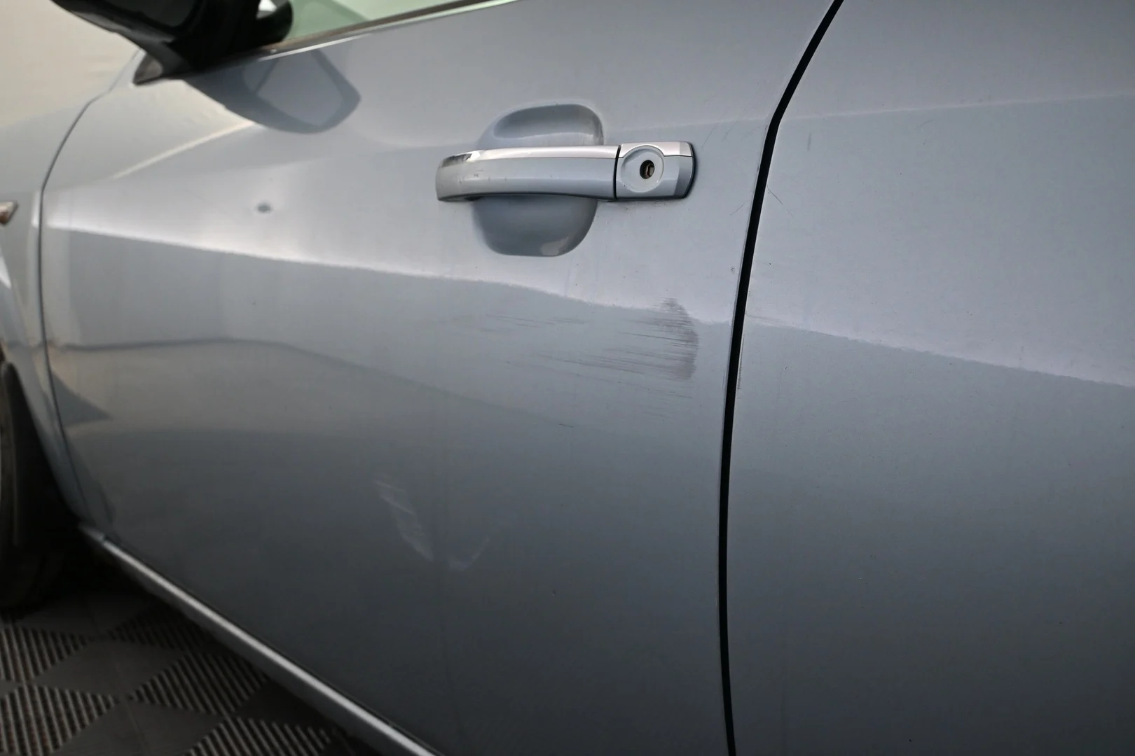Car Image - 5gAyt9jIobS4YnGhNDXrJE