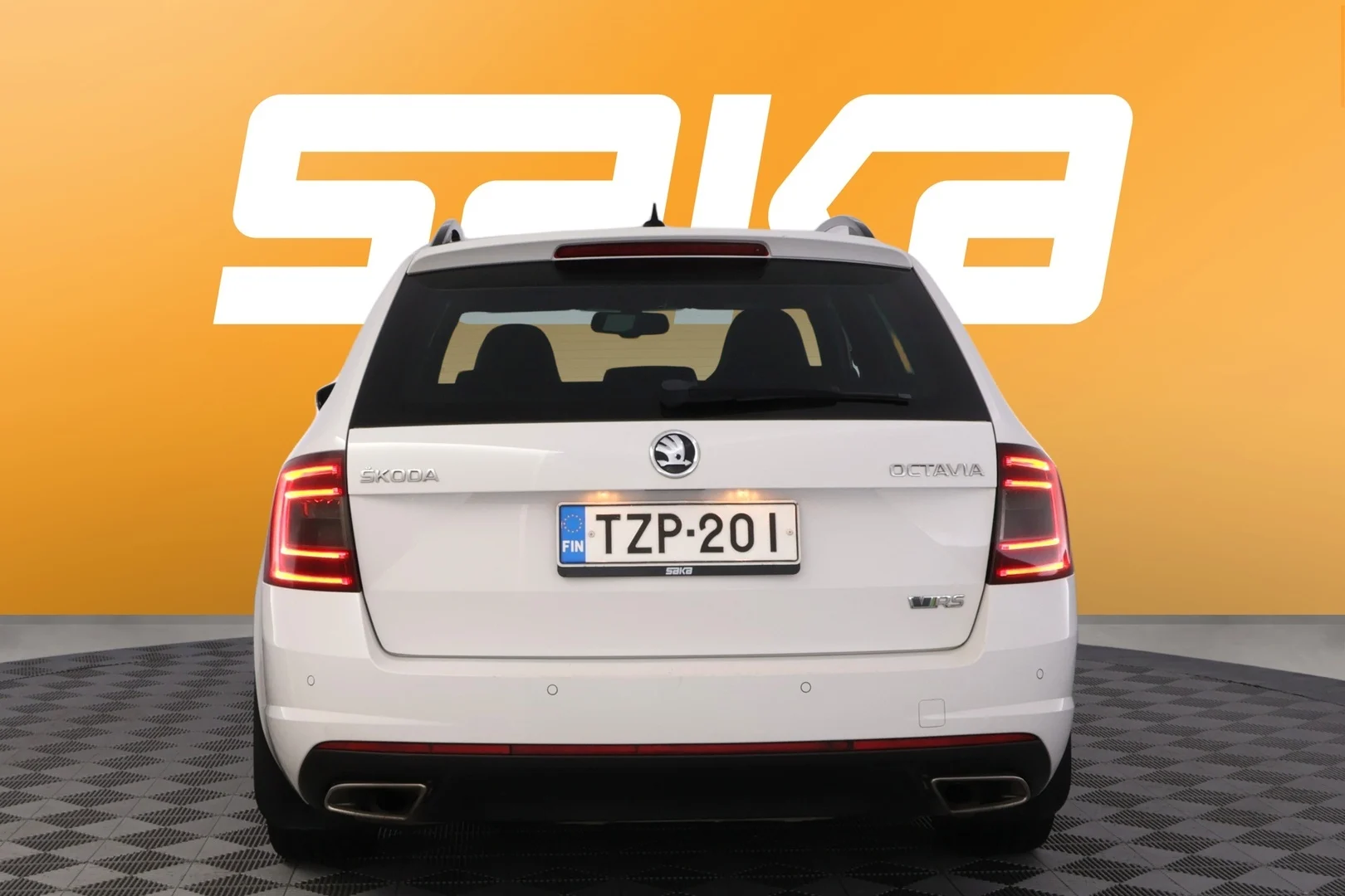 Car Image - dXYF3UzpEi1I6avoTLxot