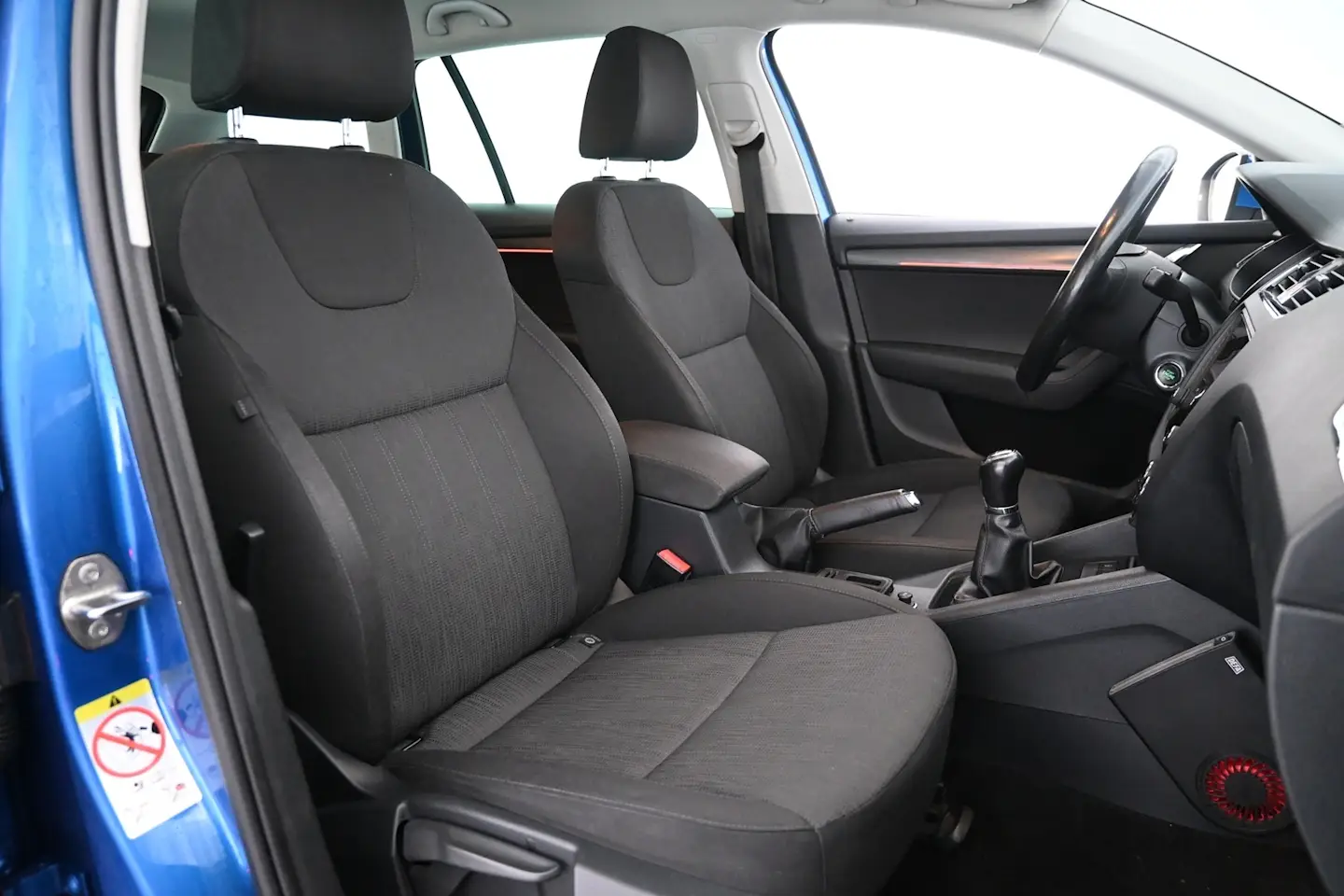 Car Image - 1feiueh3UlSTFQ7zEyUyUd