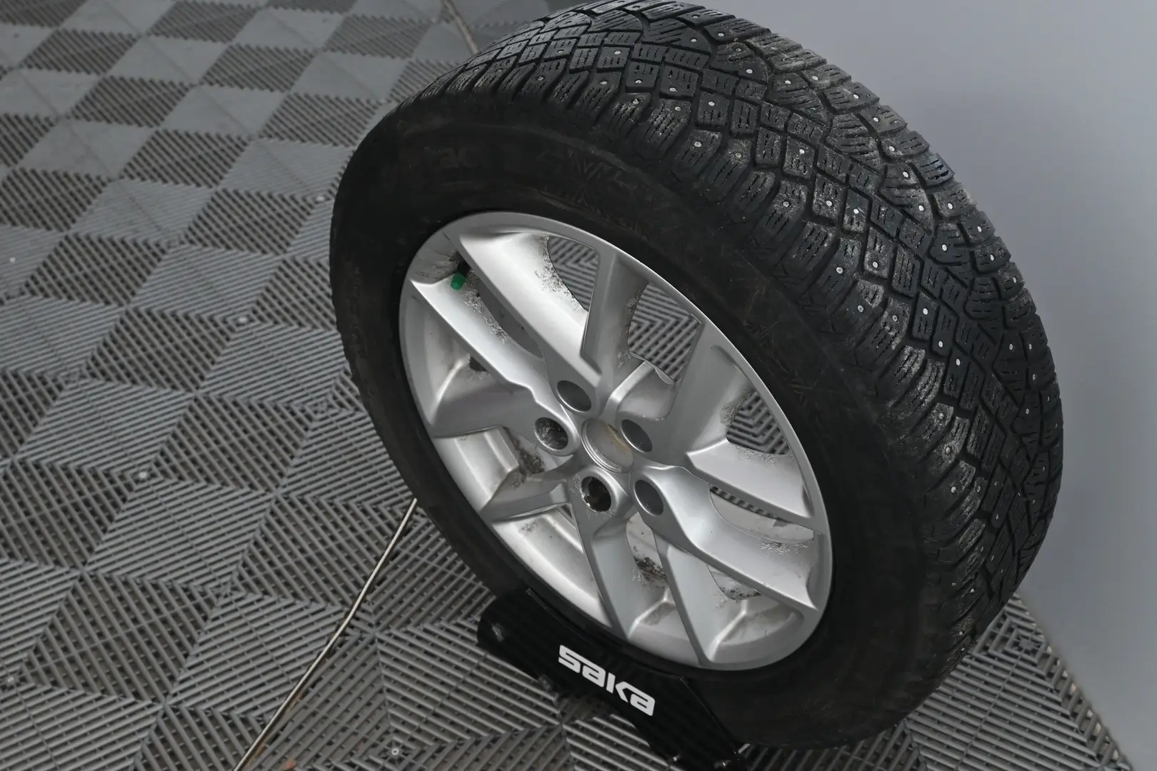 Car Image - 46jN0kBdXzrwwAGIuE90i0