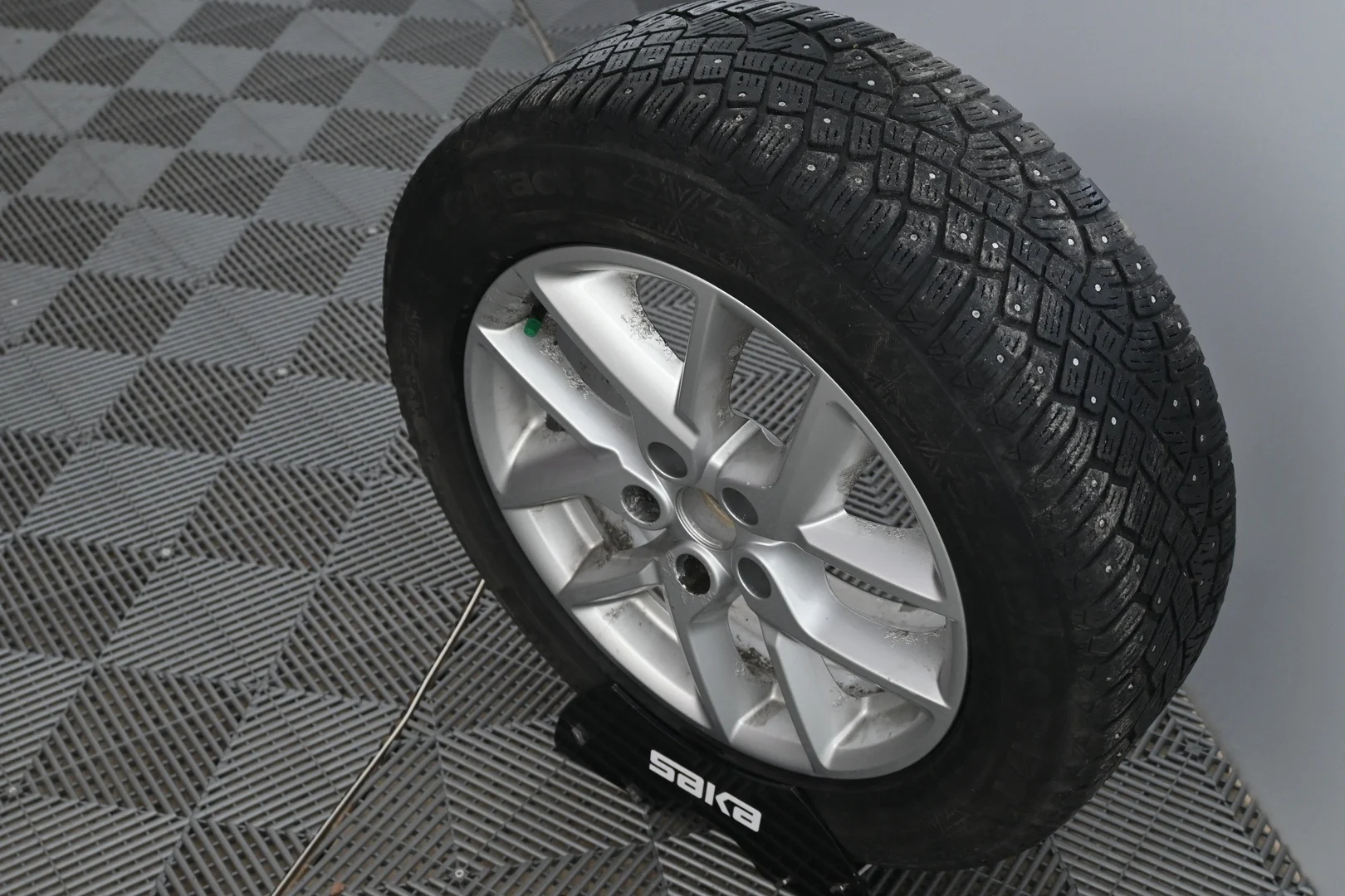 Car Image - 46jN0kBdXzrwwAGIuE90i0
