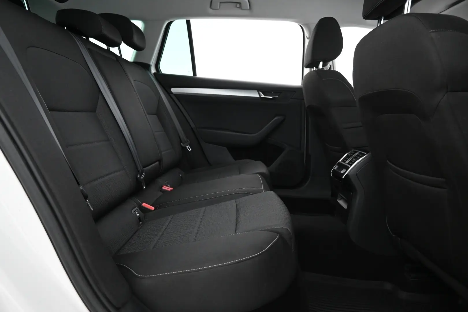 Car Image - 4MmlAYZ3hQvkSh8w4JYmfI