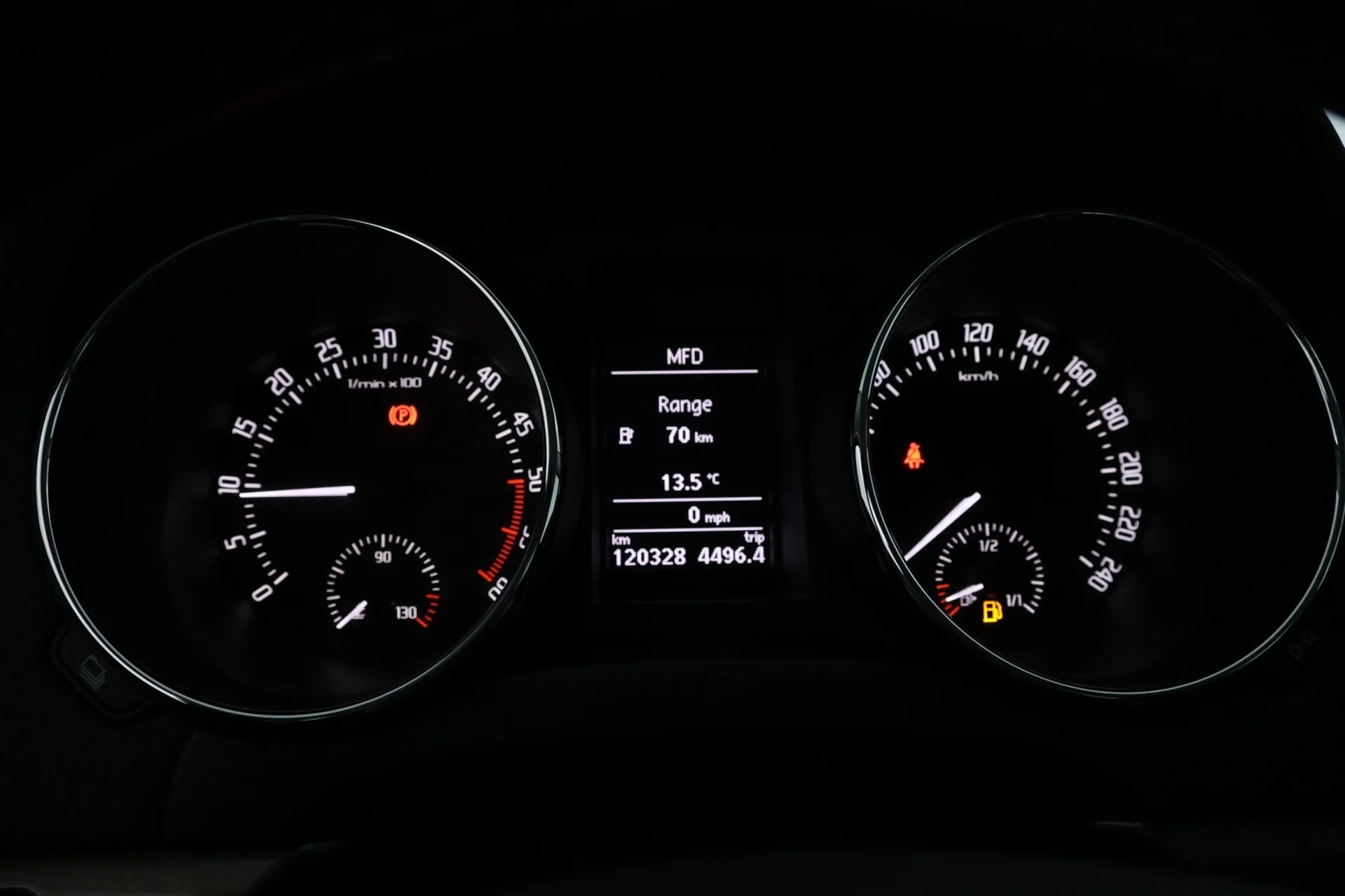 Car Image - nTCUiRCIUBUEmipMMOqY9