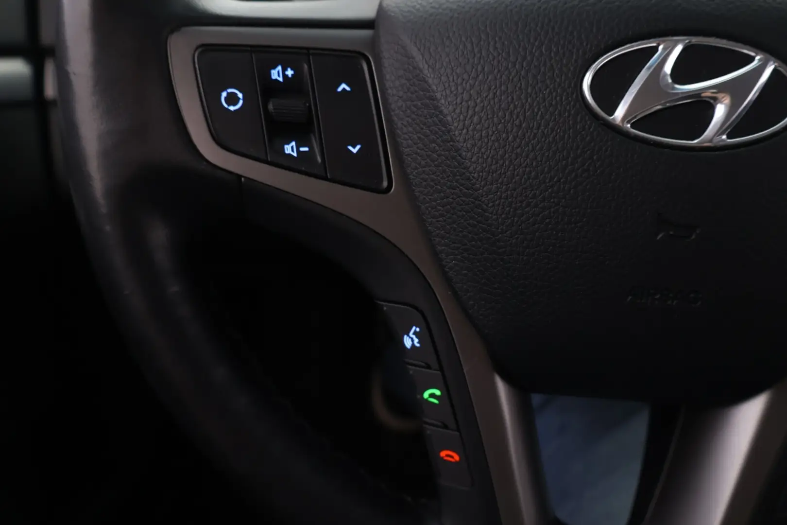Car Image - 7dv3yMx4UUSjjtZIjoiZXR