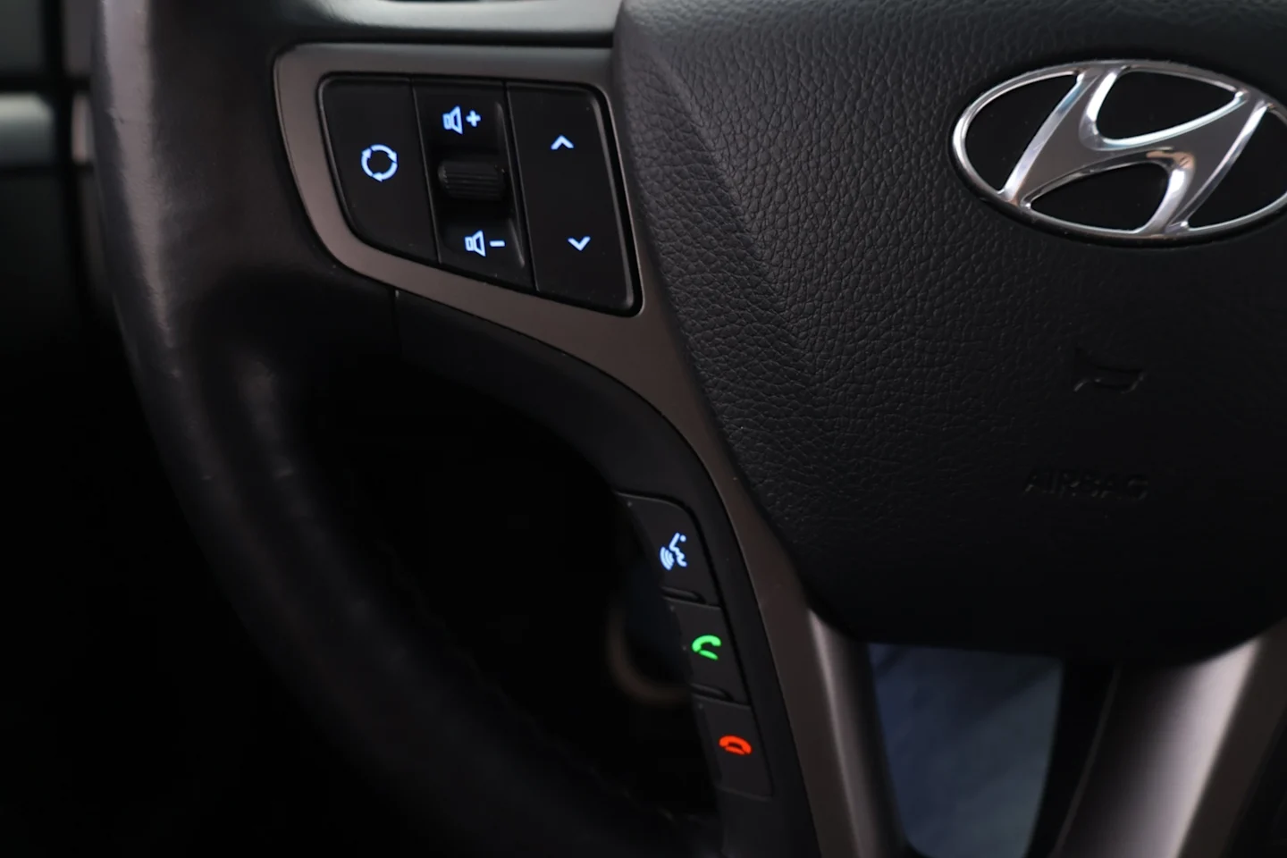 Car Image - 7dv3yMx4UUSjjtZIjoiZXR
