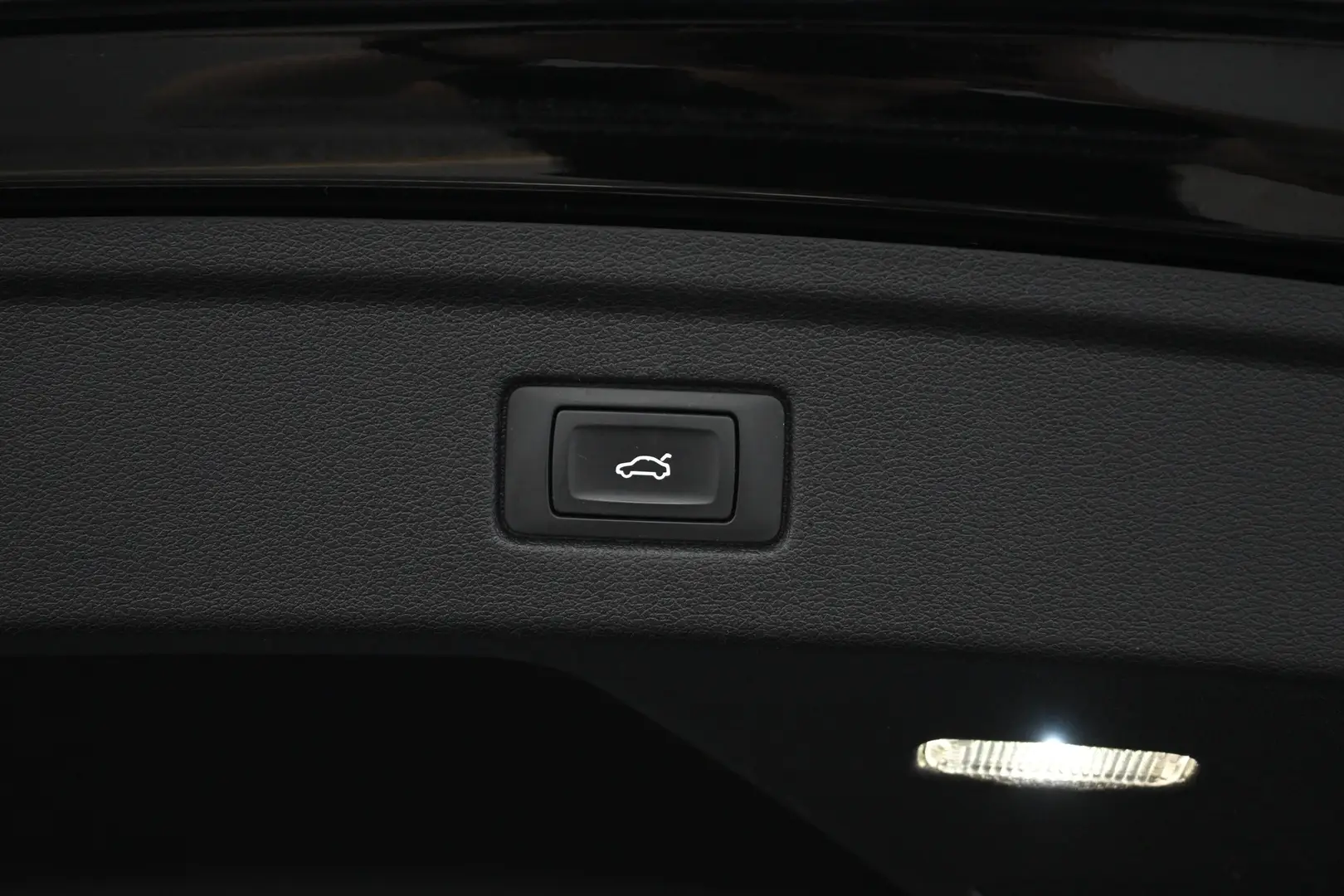 Car Image - 1nxAyhC3SXwyIJkm8xNO2l