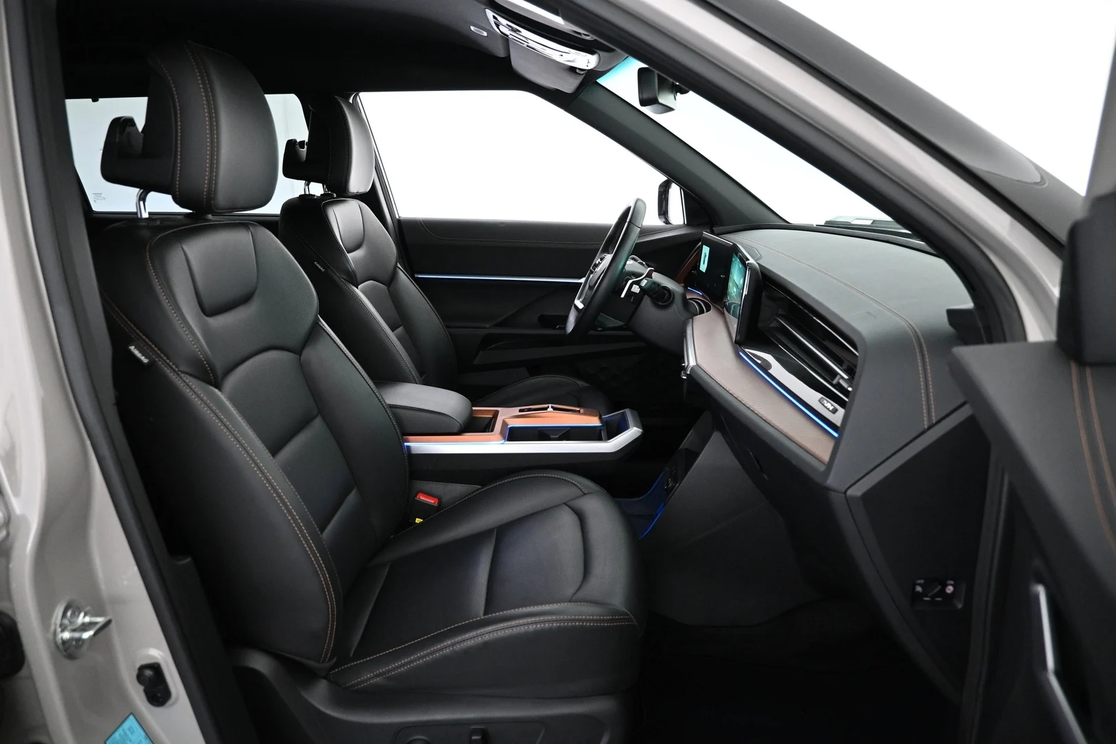 Car Image - 7grHU7j8E1Ce3WXi4oXXHw