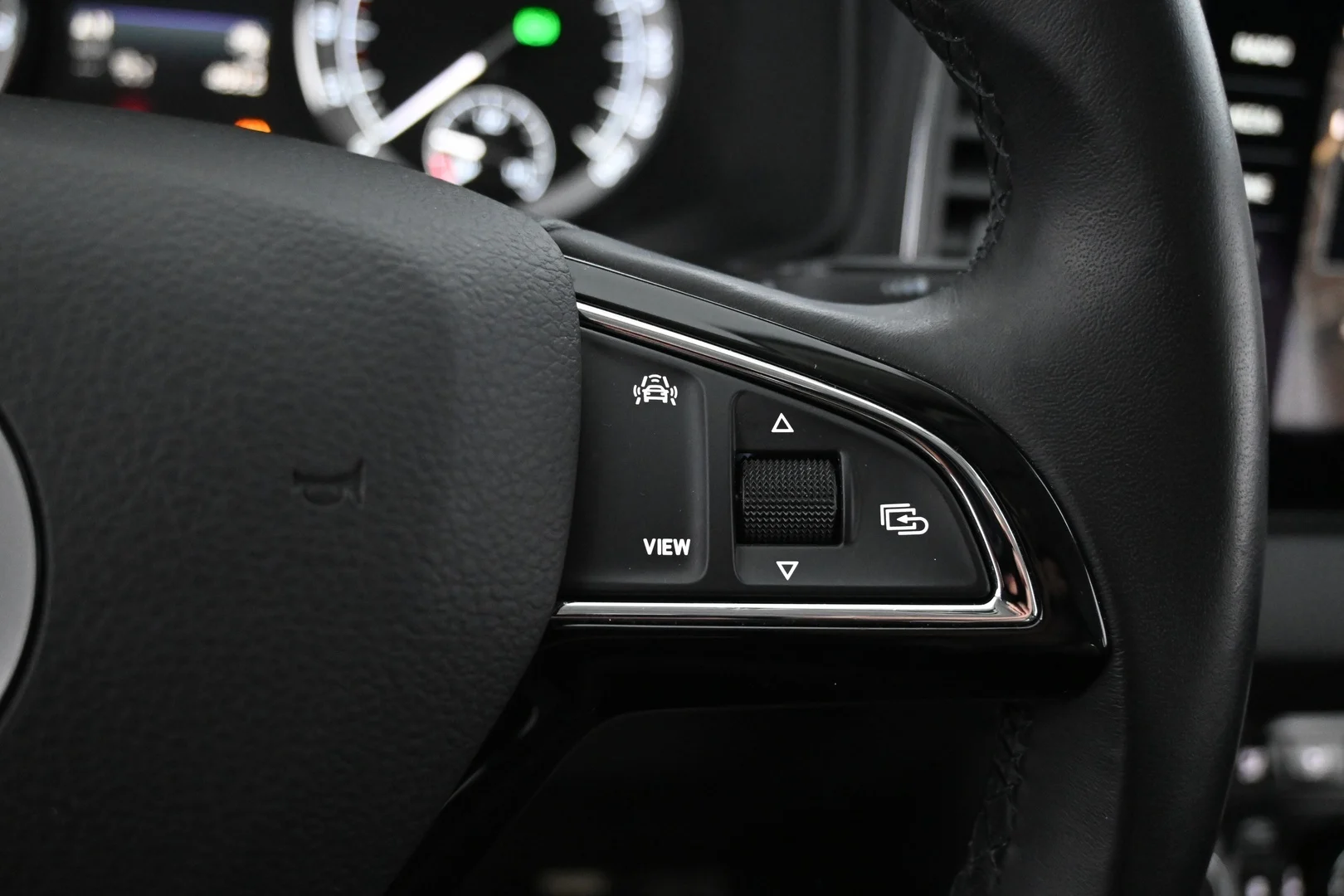Car Image - 3gdt0Klgt3fzAcRSbKzNHr